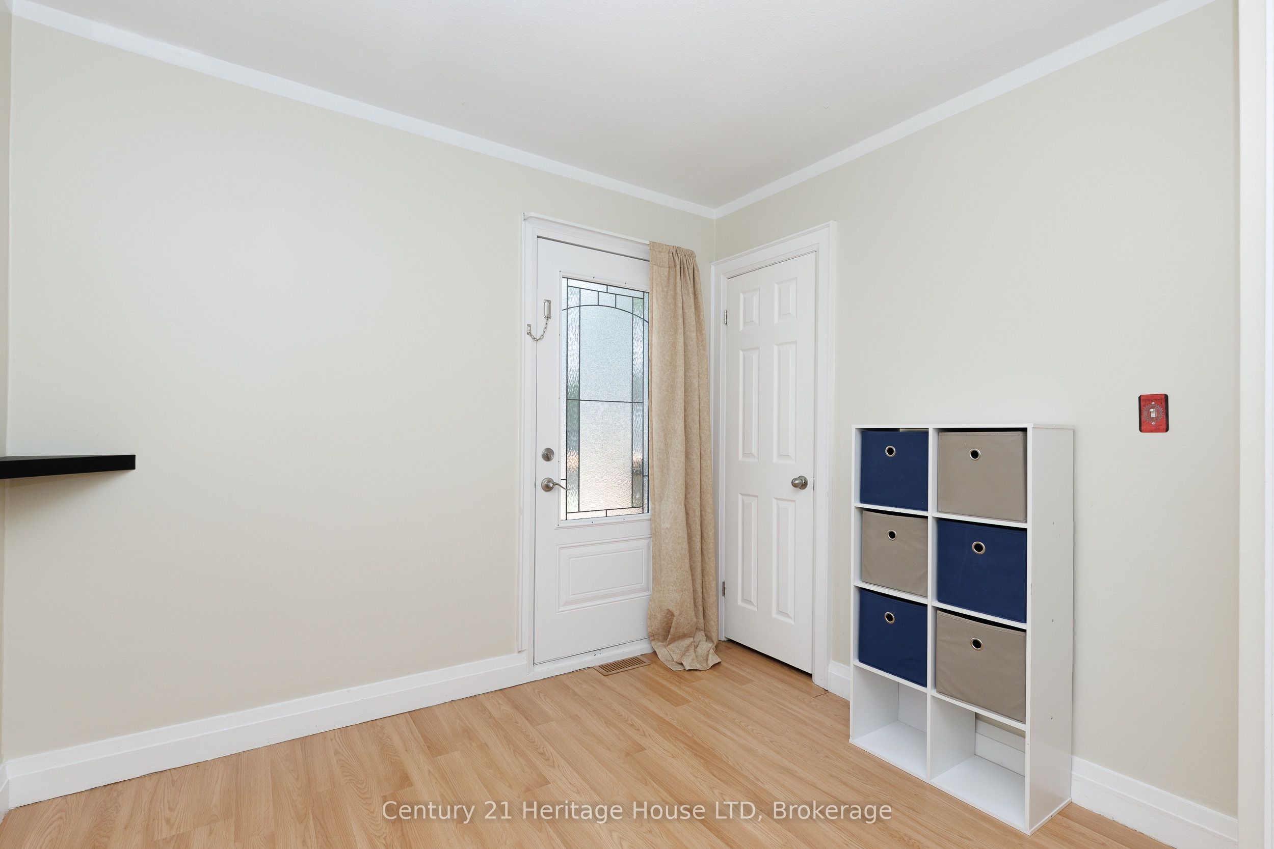 6477 Barker Street Property Photo 17