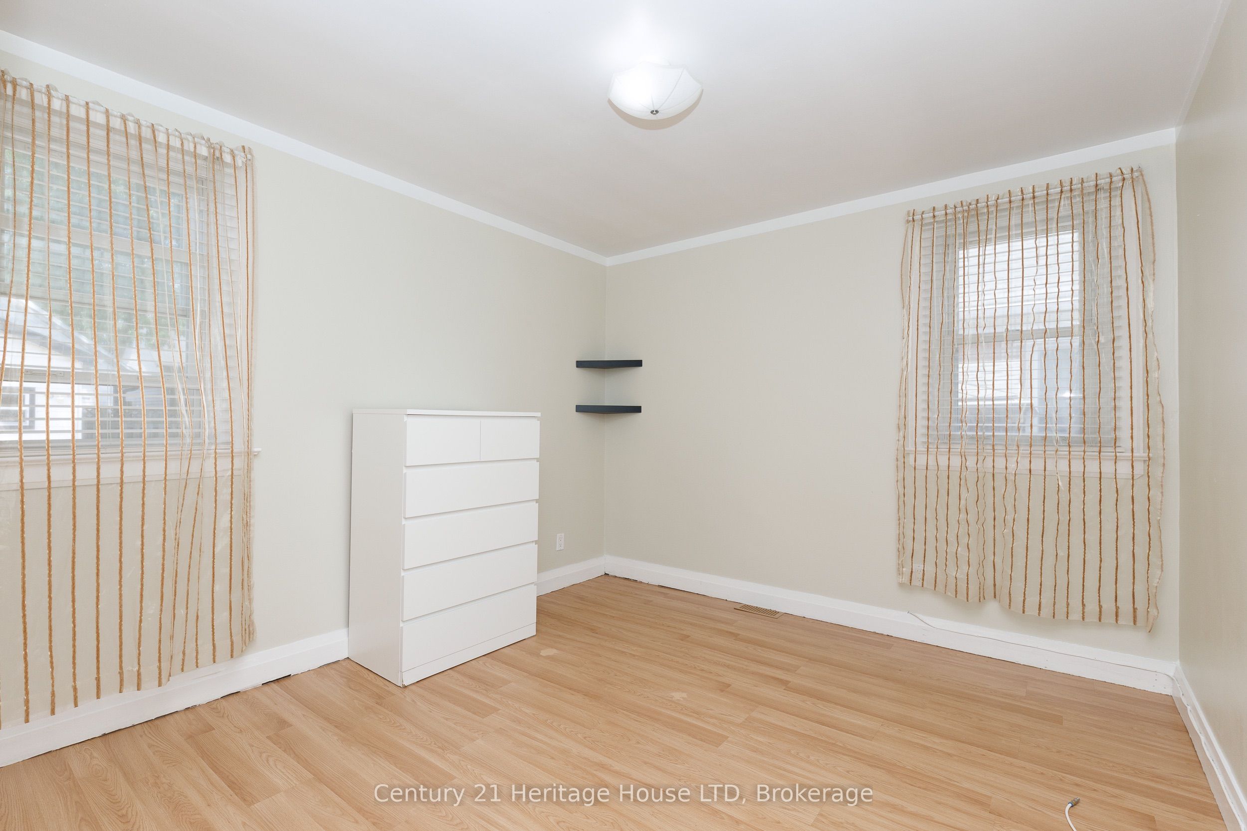 6477 Barker Street Property Photo 18