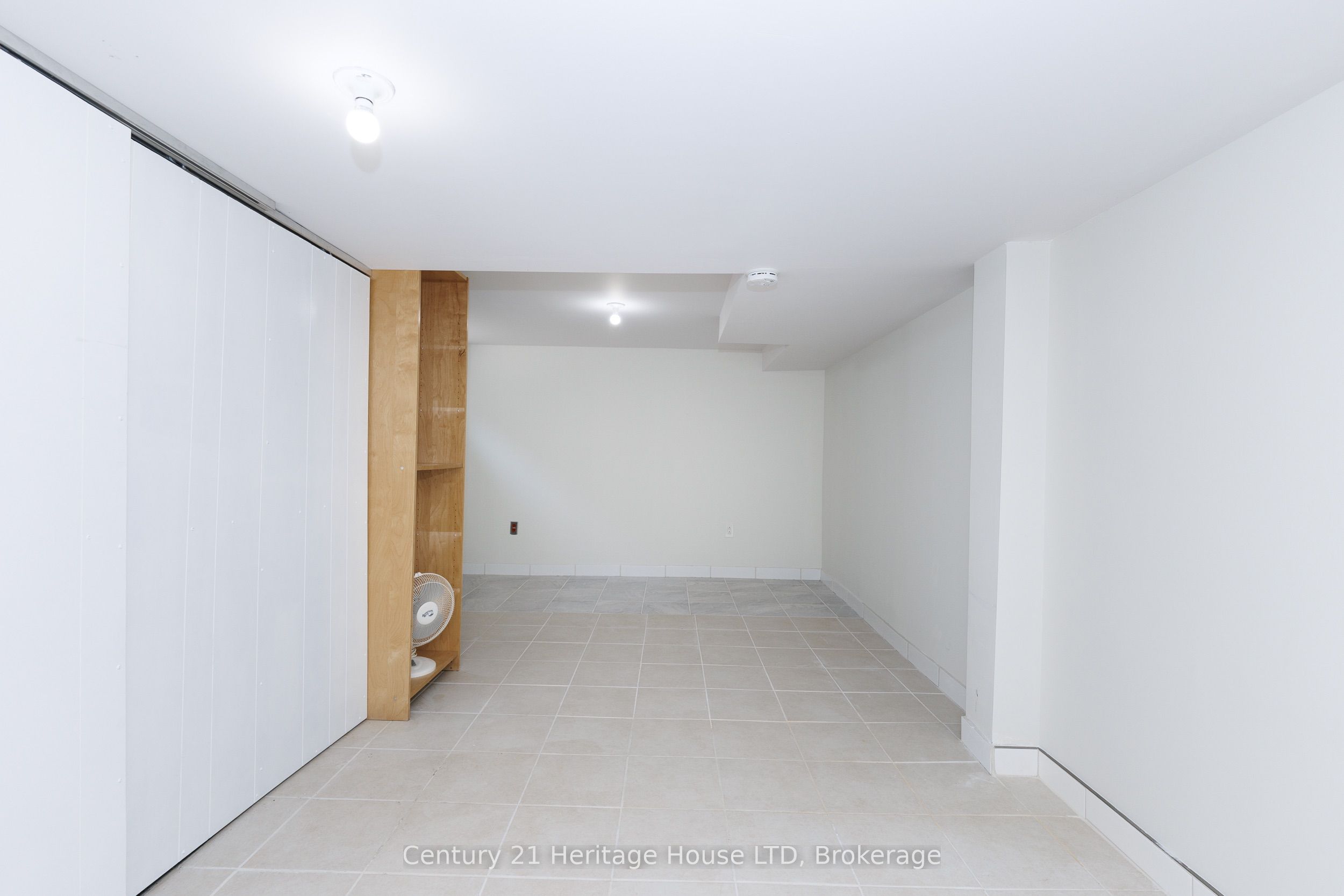 6477 Barker Street Property Photo 22