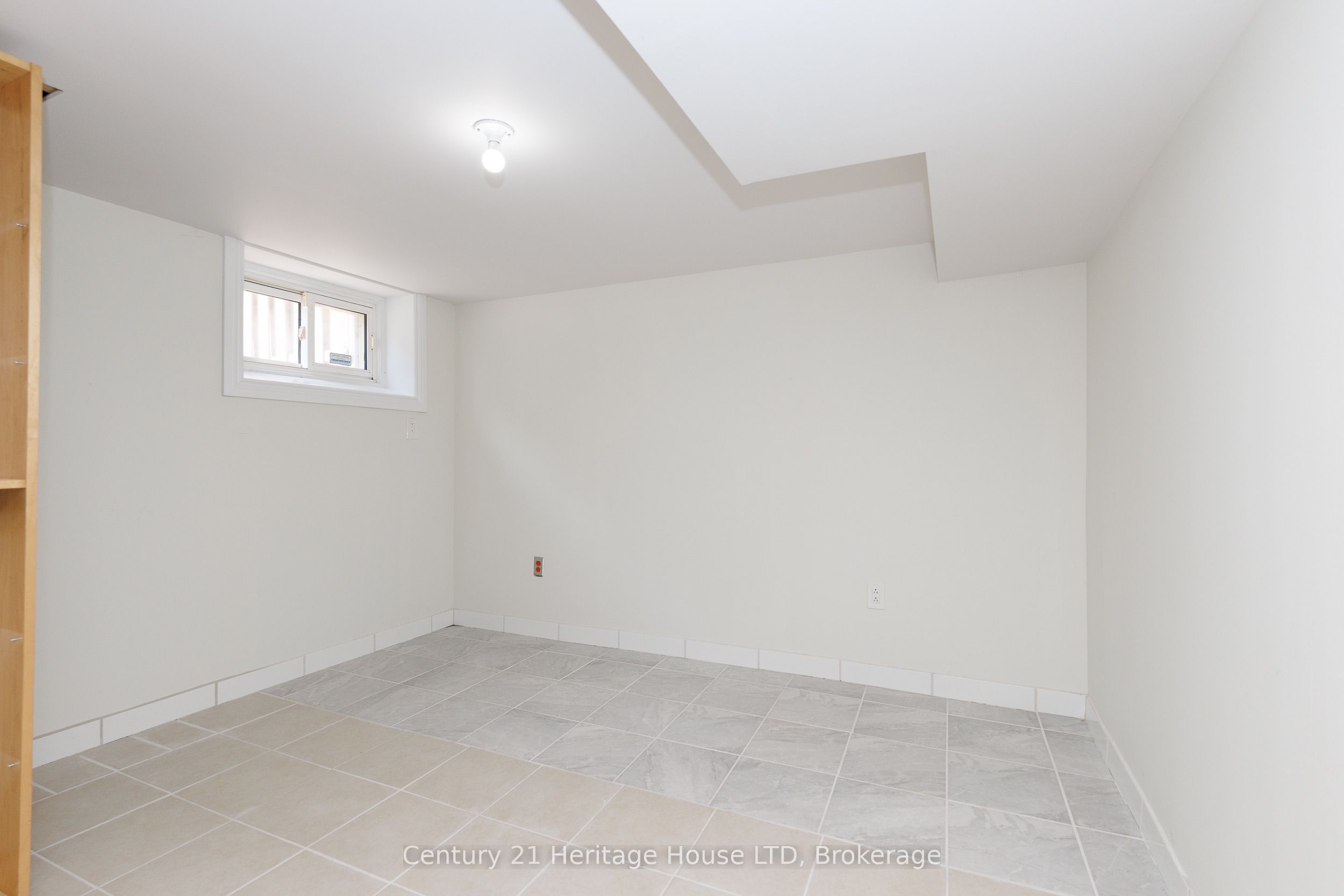 6477 Barker Street Property Photo 23
