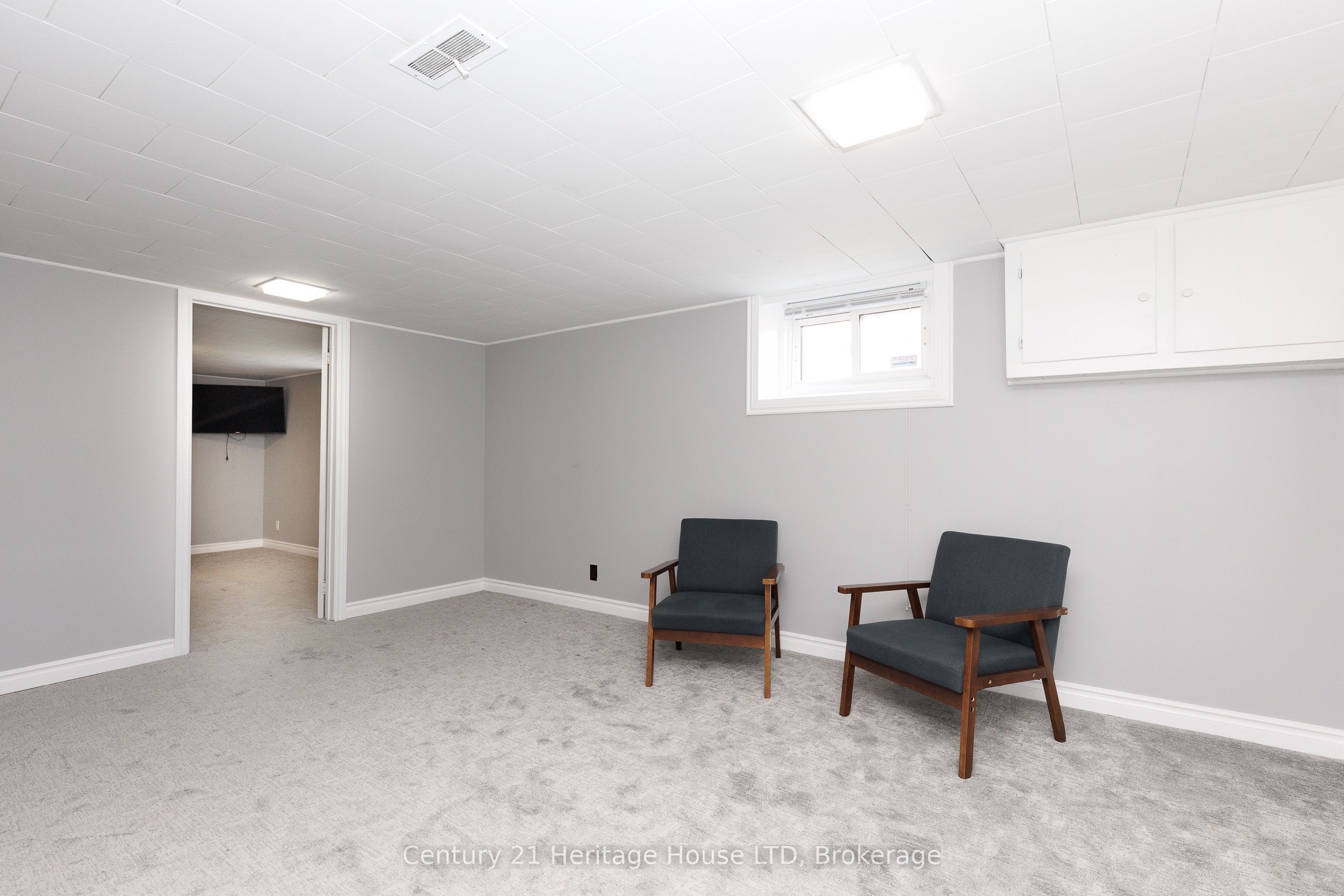 6477 Barker Street Property Photo 25