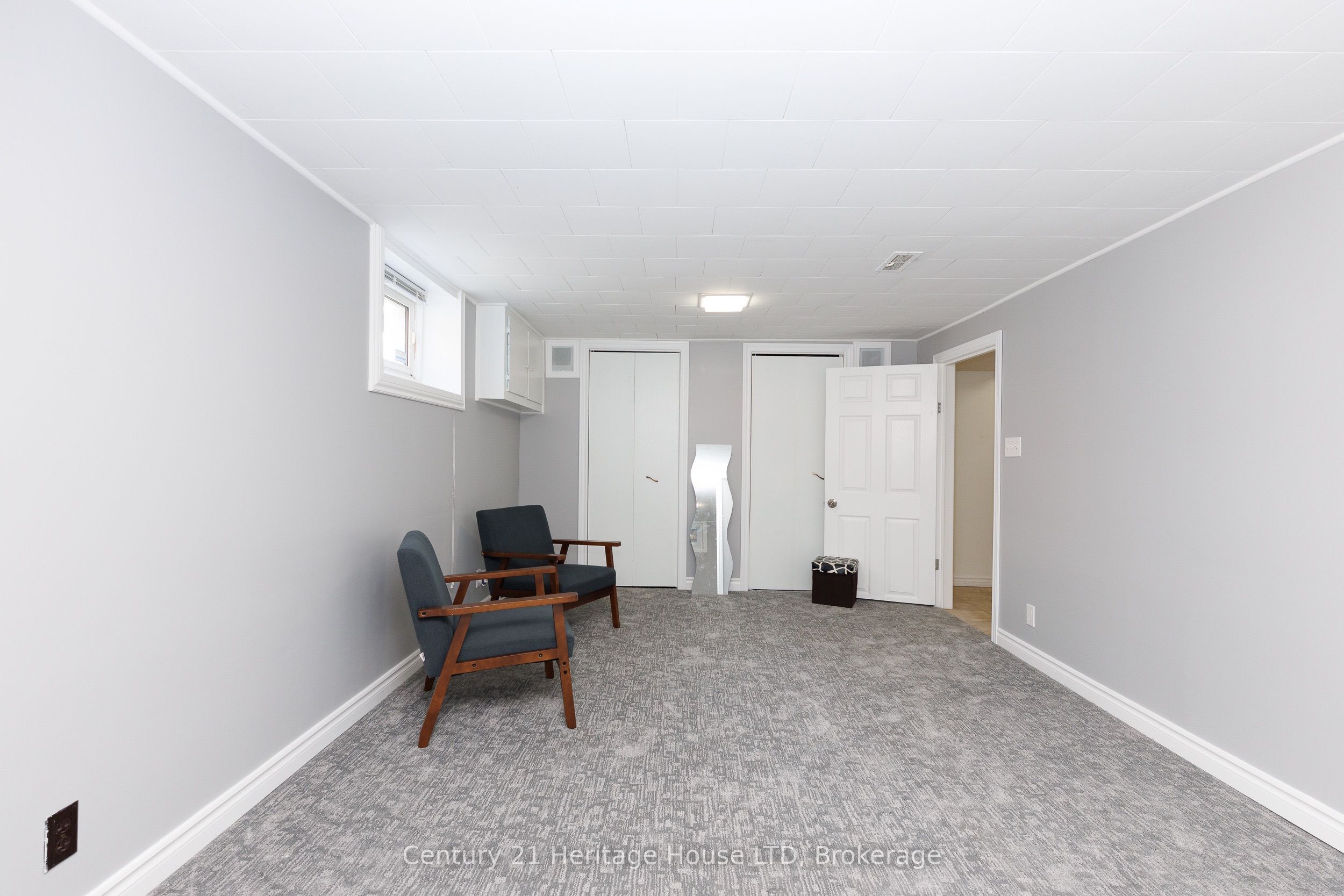 6477 Barker Street Property Photo 26