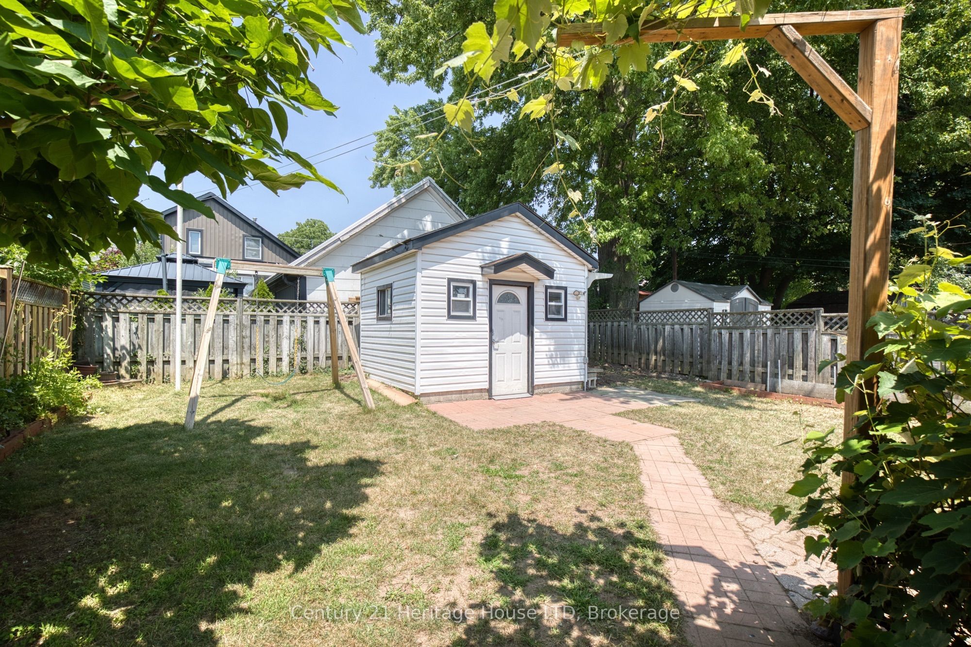 6477 Barker Street Property Photo 28