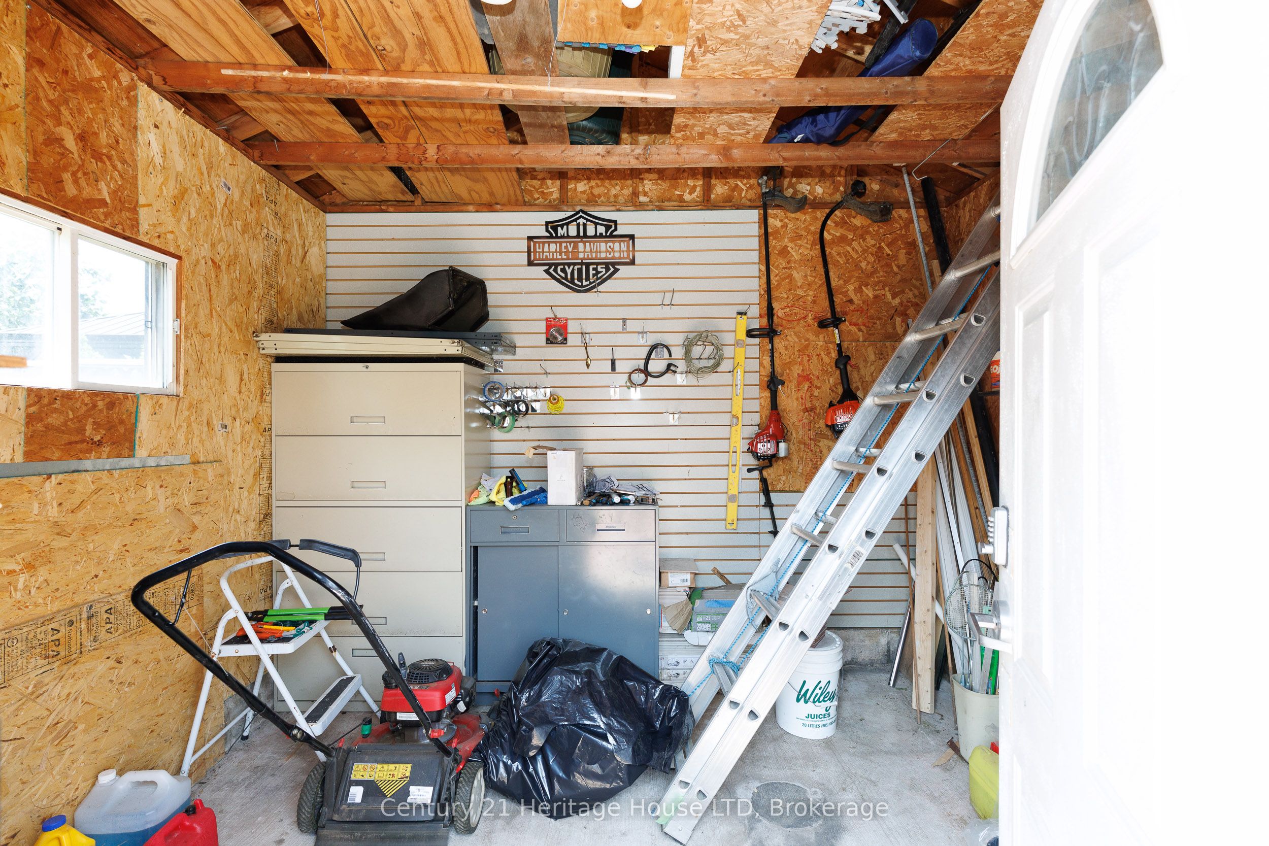 6477 Barker Street Property Photo 29