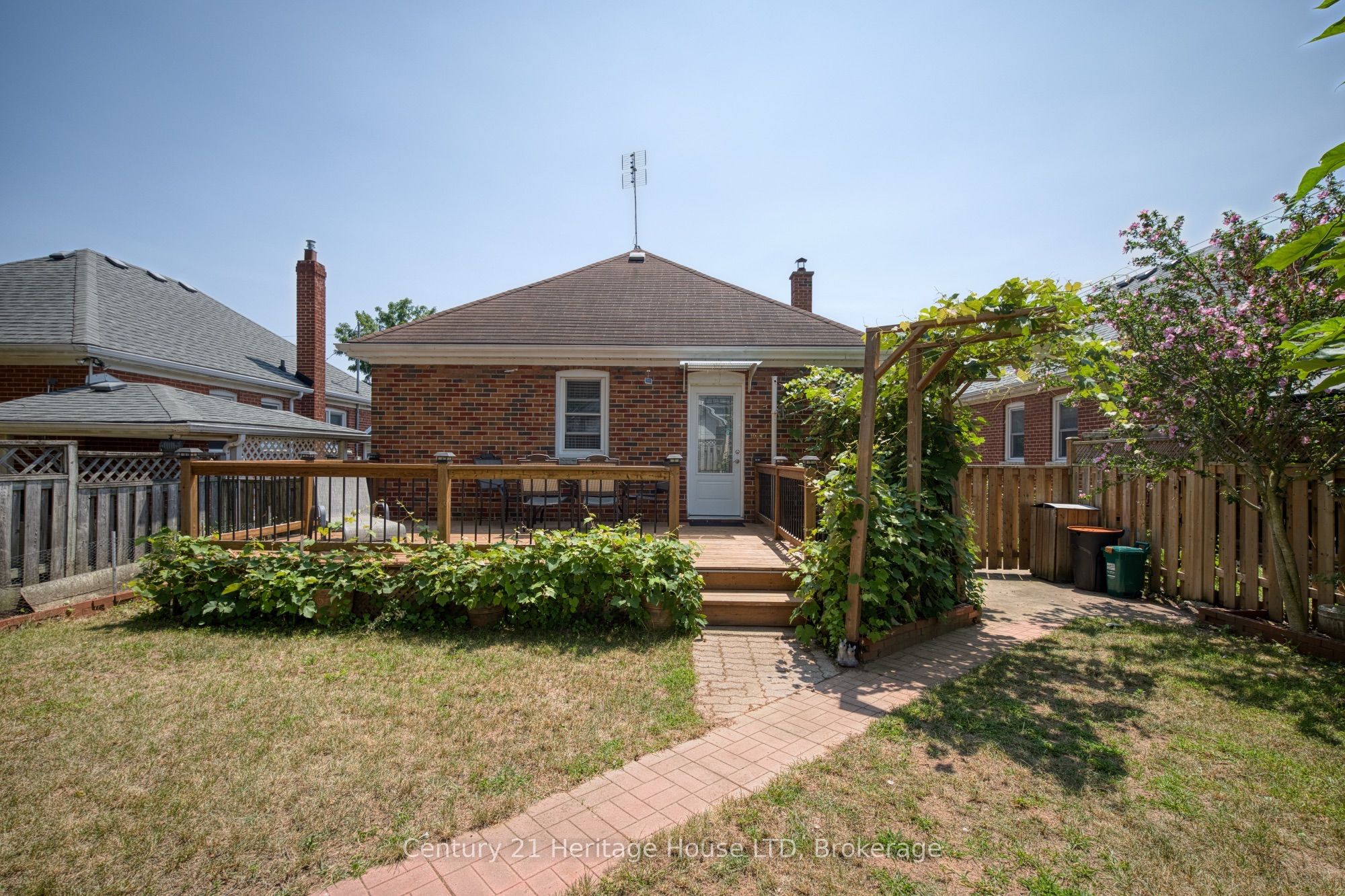 6477 Barker Street Property Photo 31
