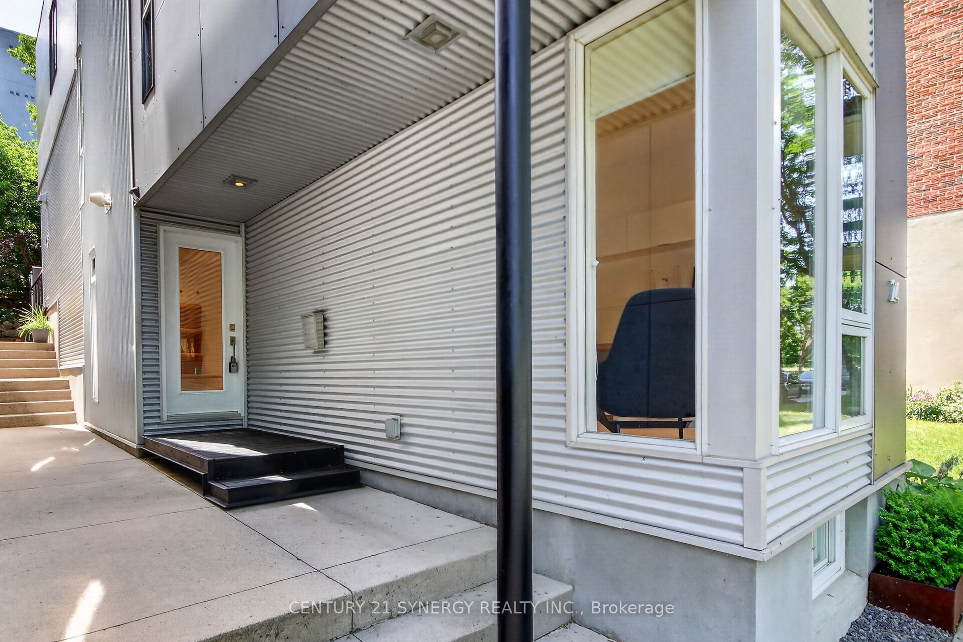 24 Stonehurst Avenue Property Photo 4