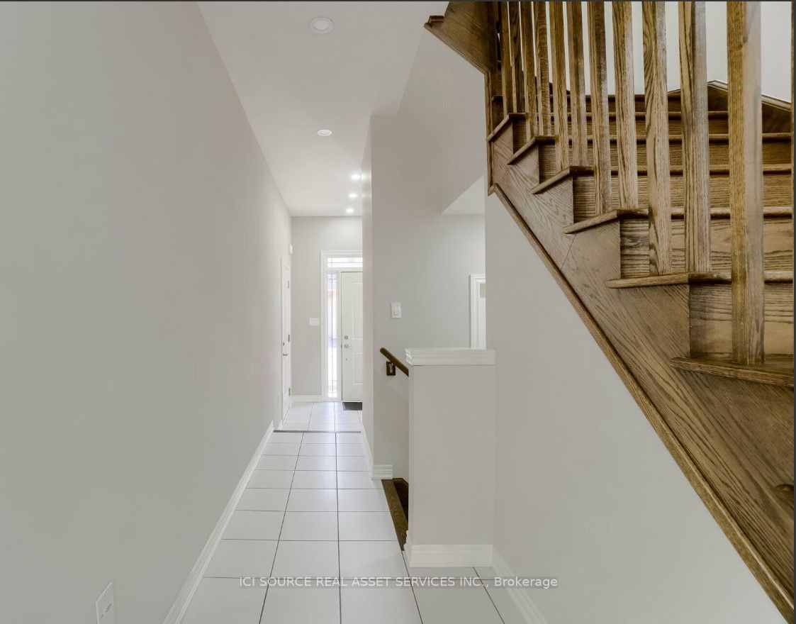 93 Sonoma Valley Crescent Property Photo 2