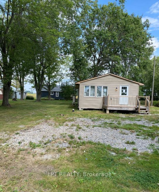 28 Derner Line Property Photo 4