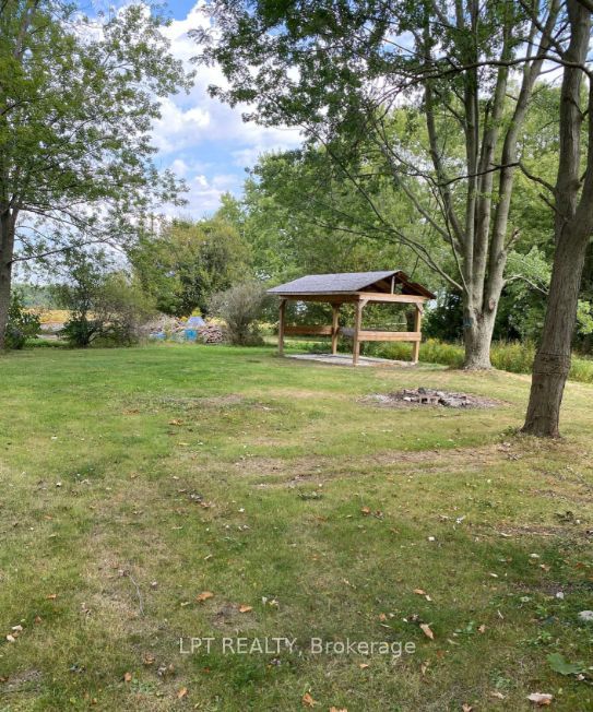 28 Derner Line Property Photo 9