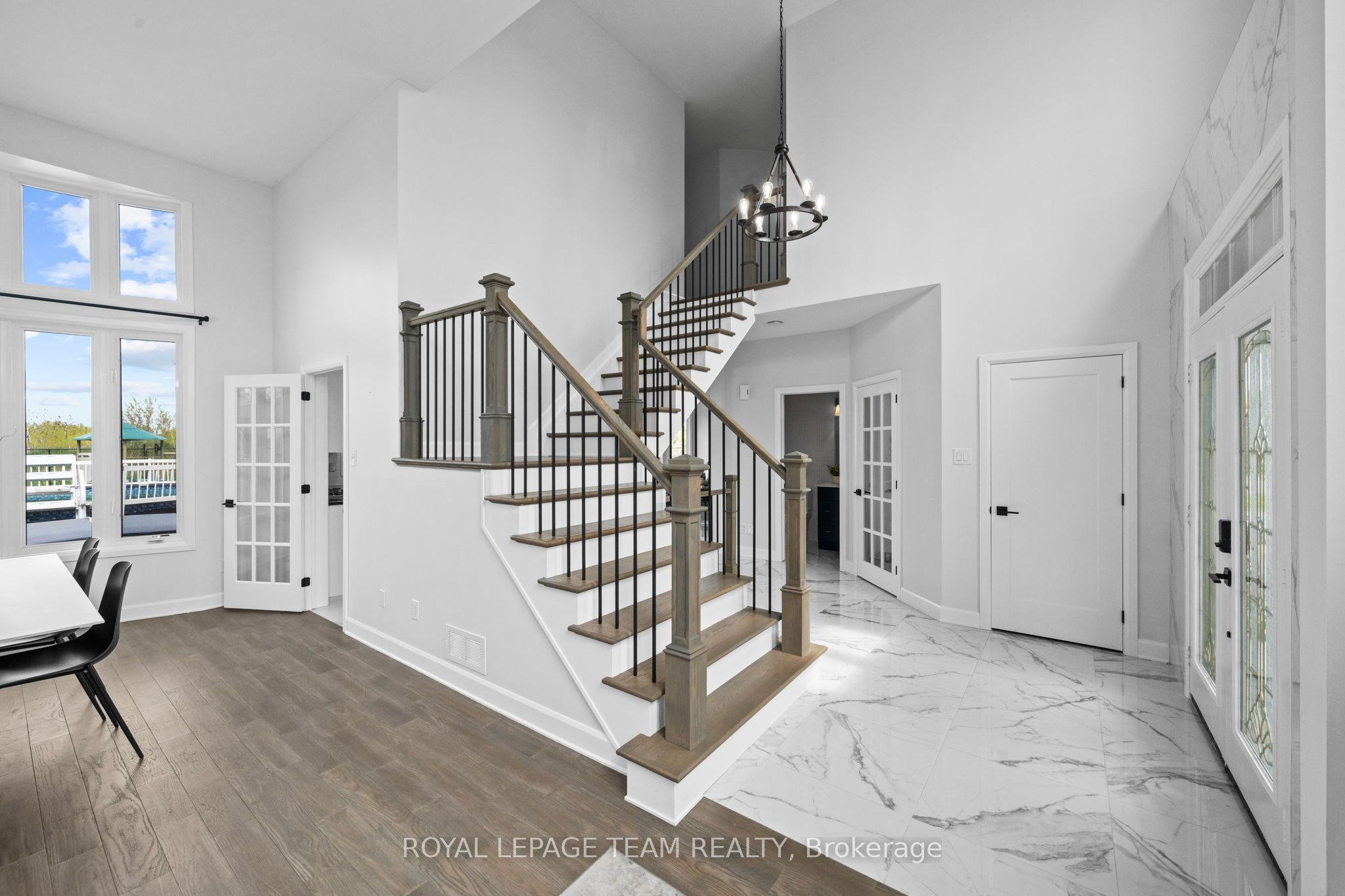 6936 Mary Anne Drive Property Photo 6
