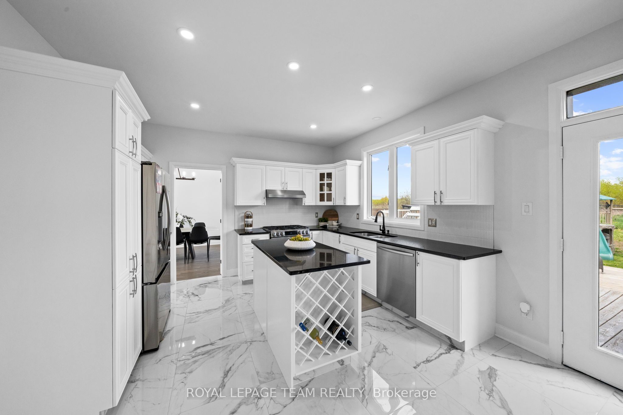 6936 Mary Anne Drive Property Photo 11