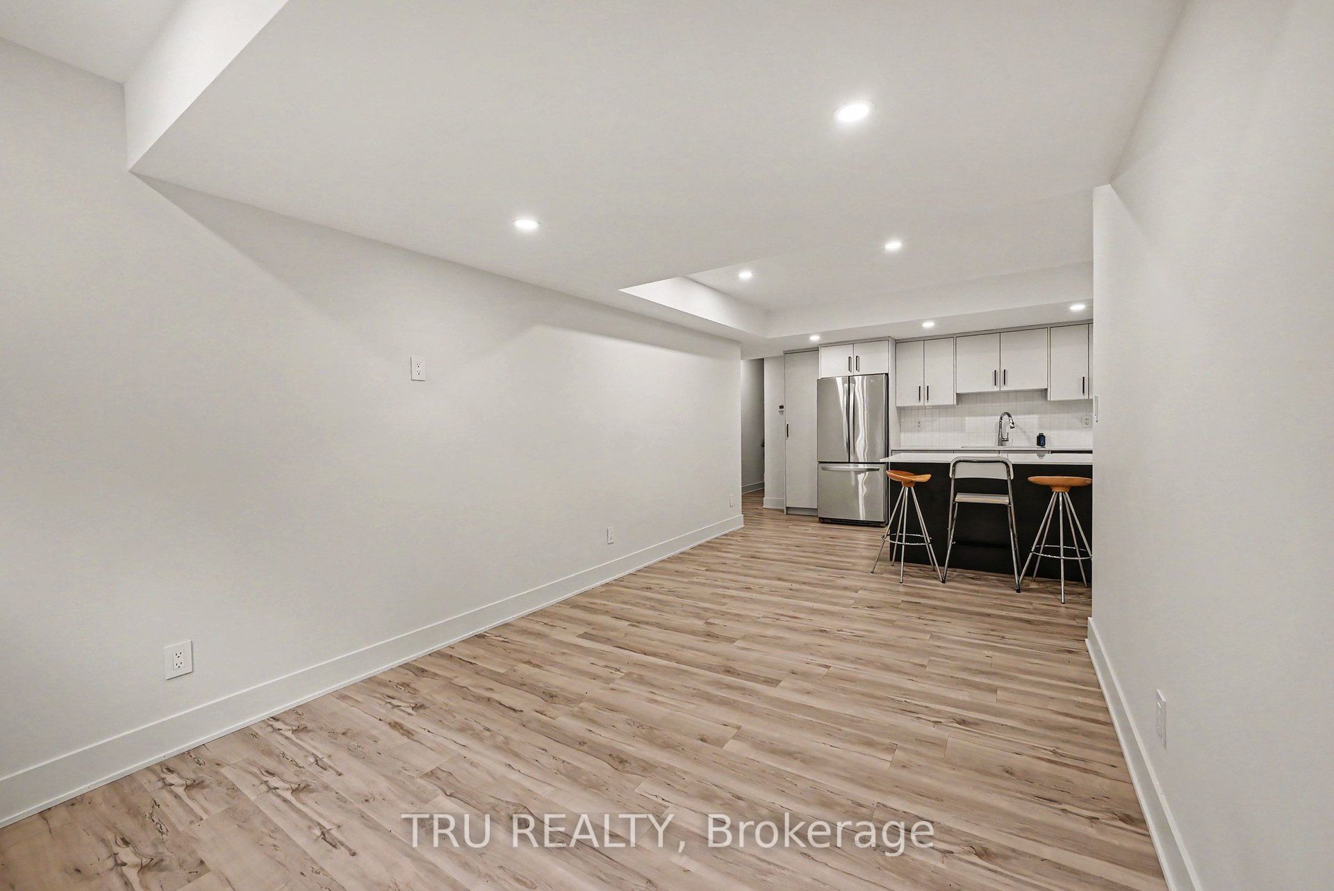120 Glynn Avenue B Property Photo 8