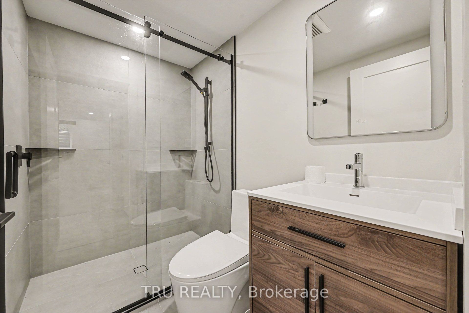 120 Glynn Avenue B Property Photo 10