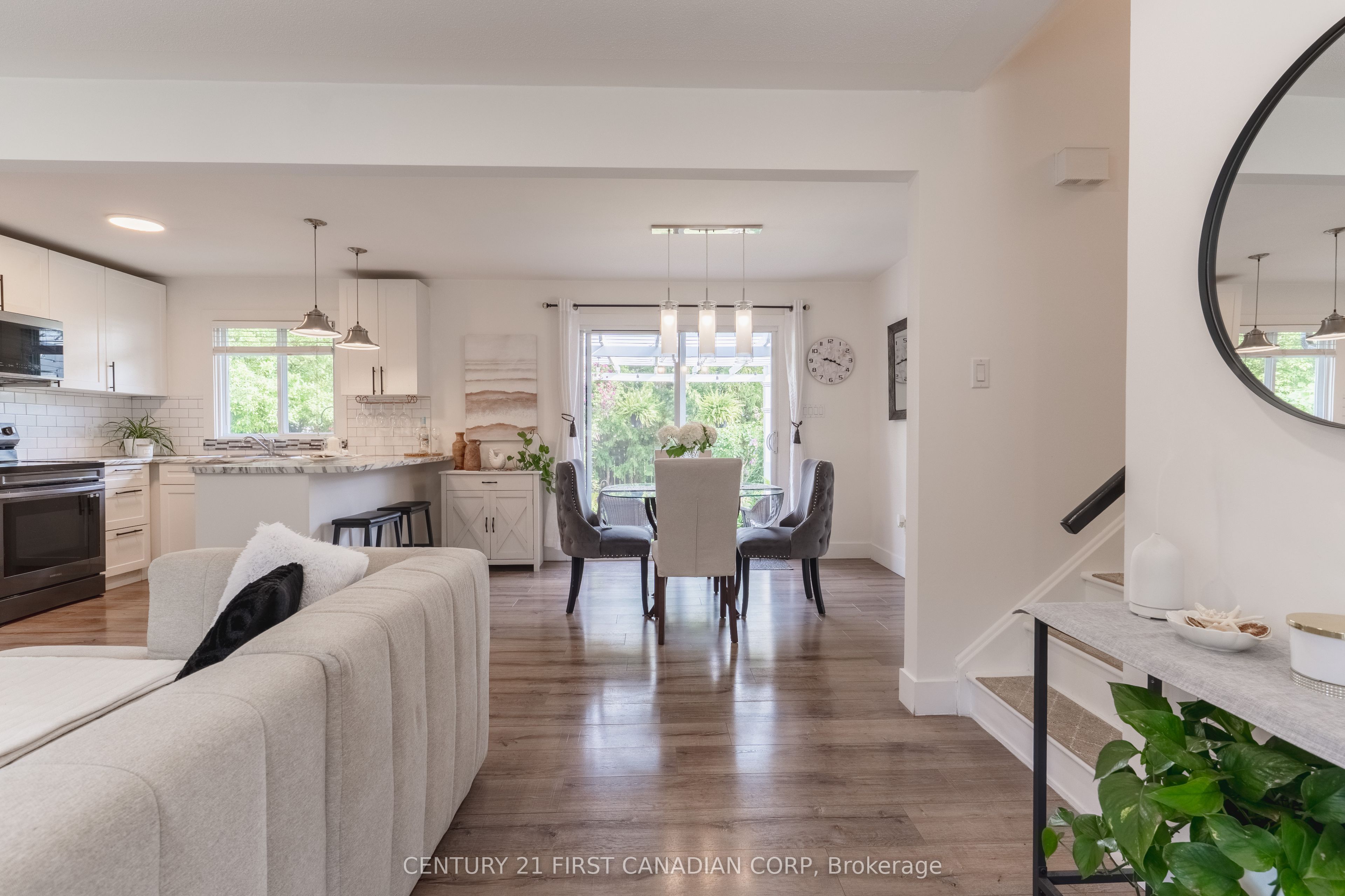 32 Mendip Crescent Property Photo 6