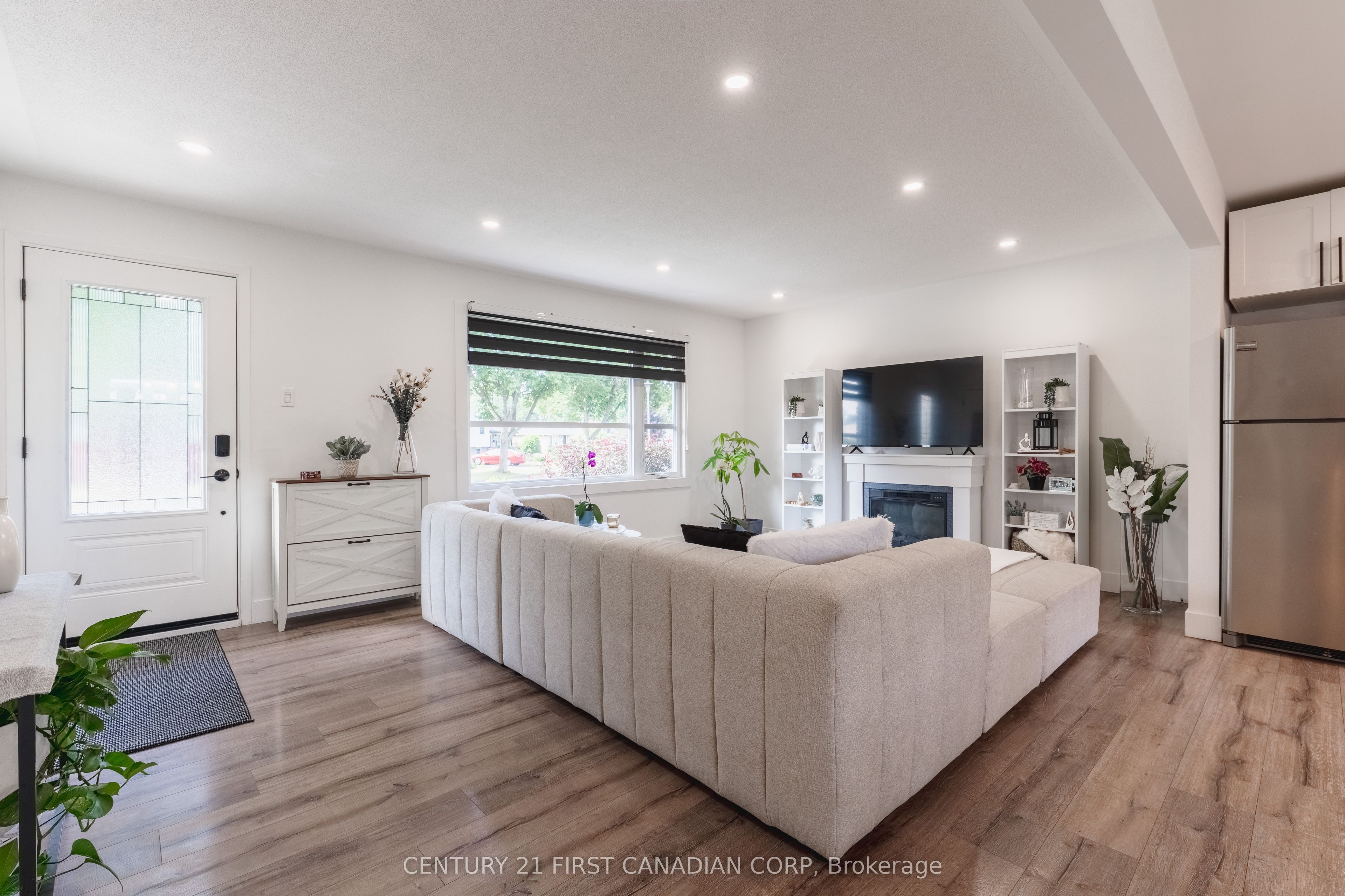 32 Mendip Crescent Property Photo 8