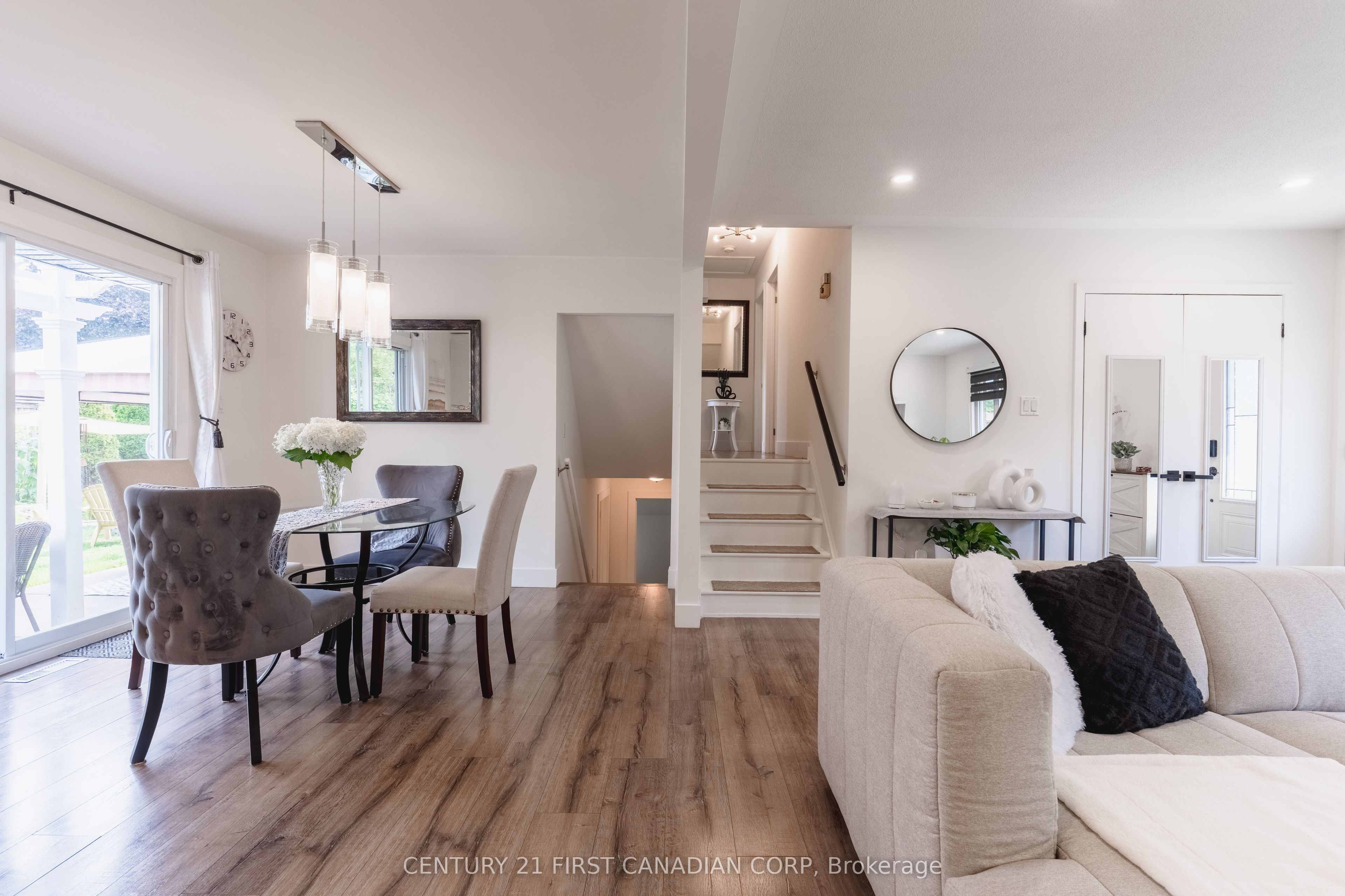 32 Mendip Crescent Property Photo 11
