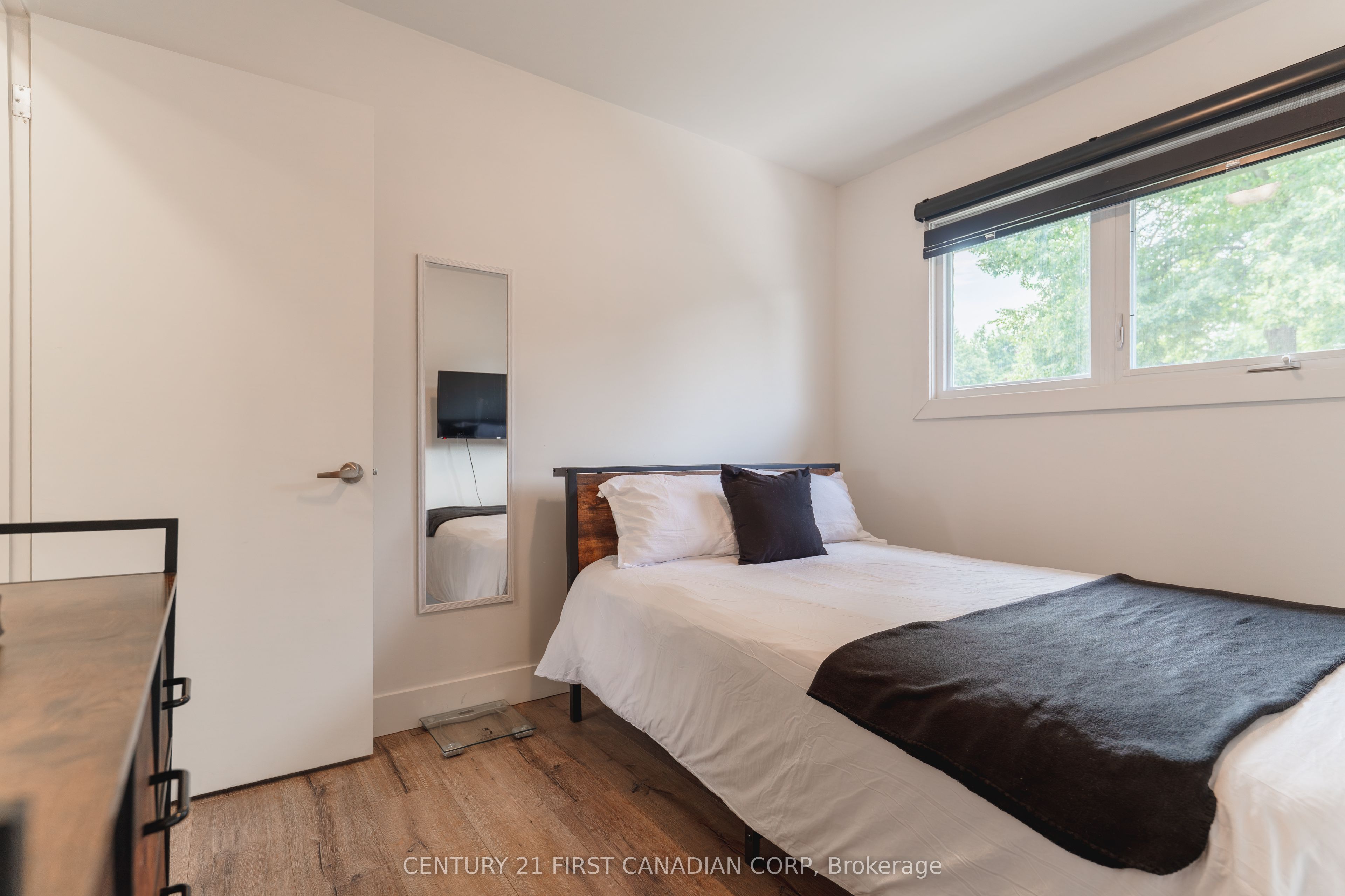 32 Mendip Crescent Property Photo 17