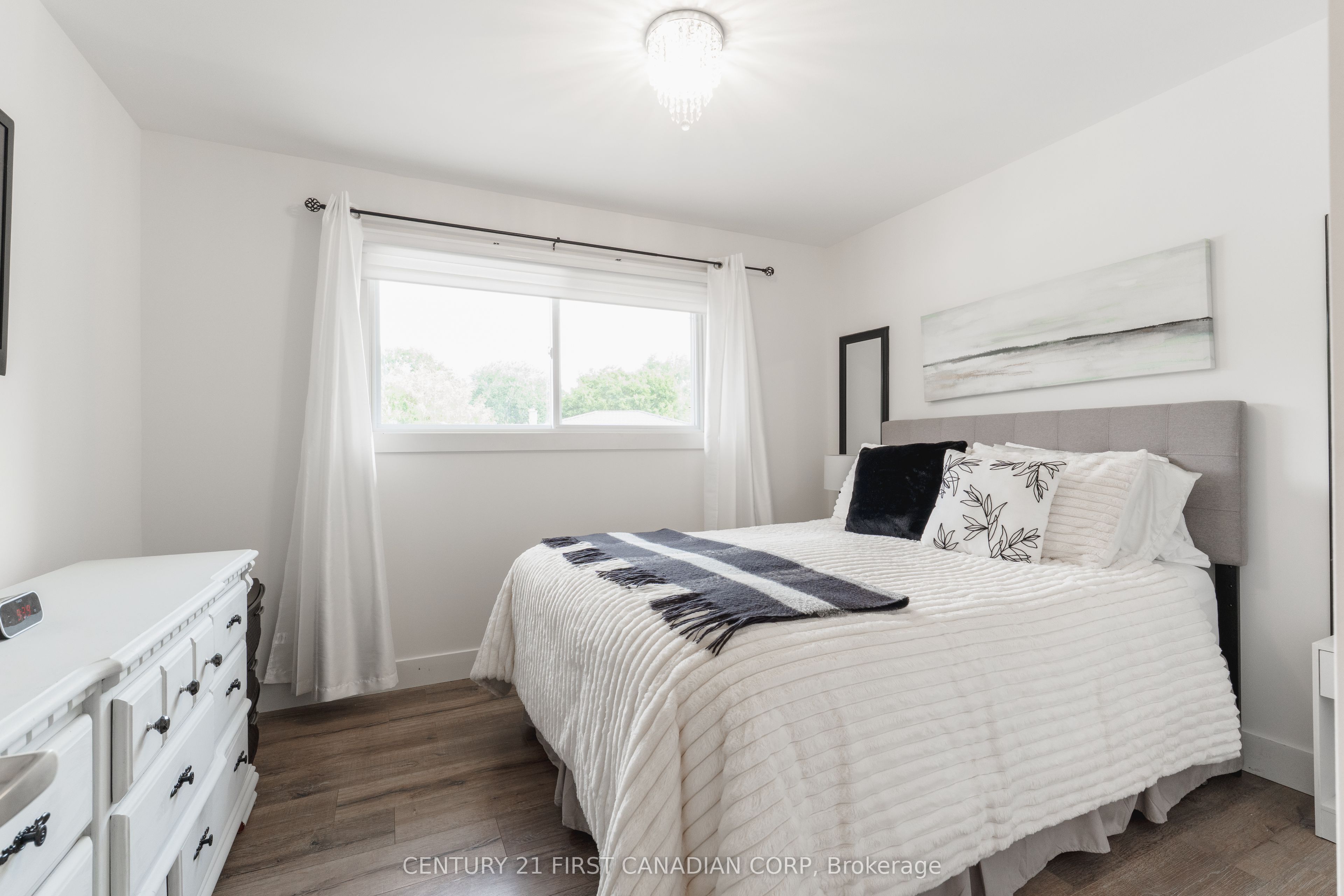 32 Mendip Crescent Property Photo 19