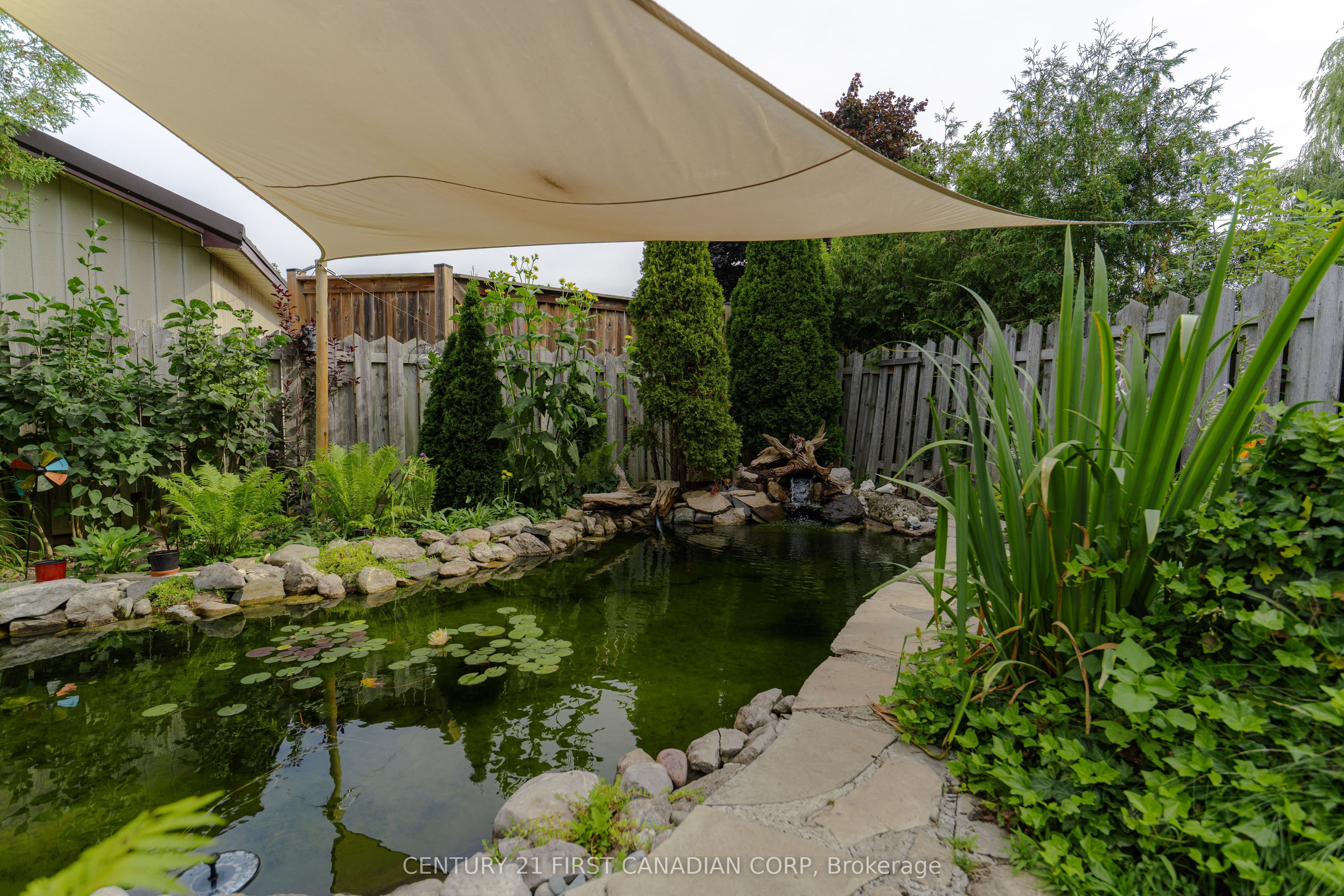 32 Mendip Crescent Property Photo 36