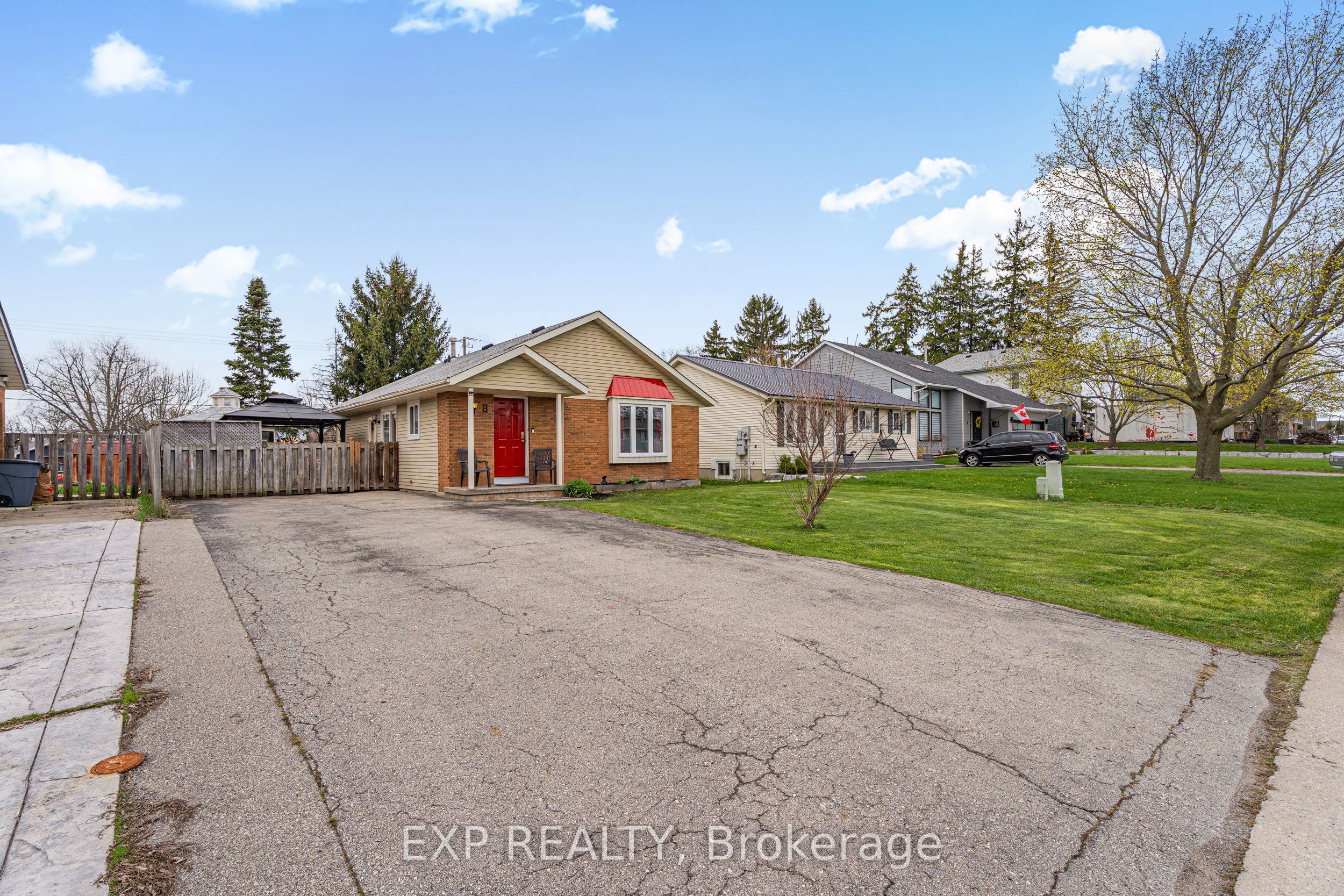 8 Abbott Lane Property Photo 2
