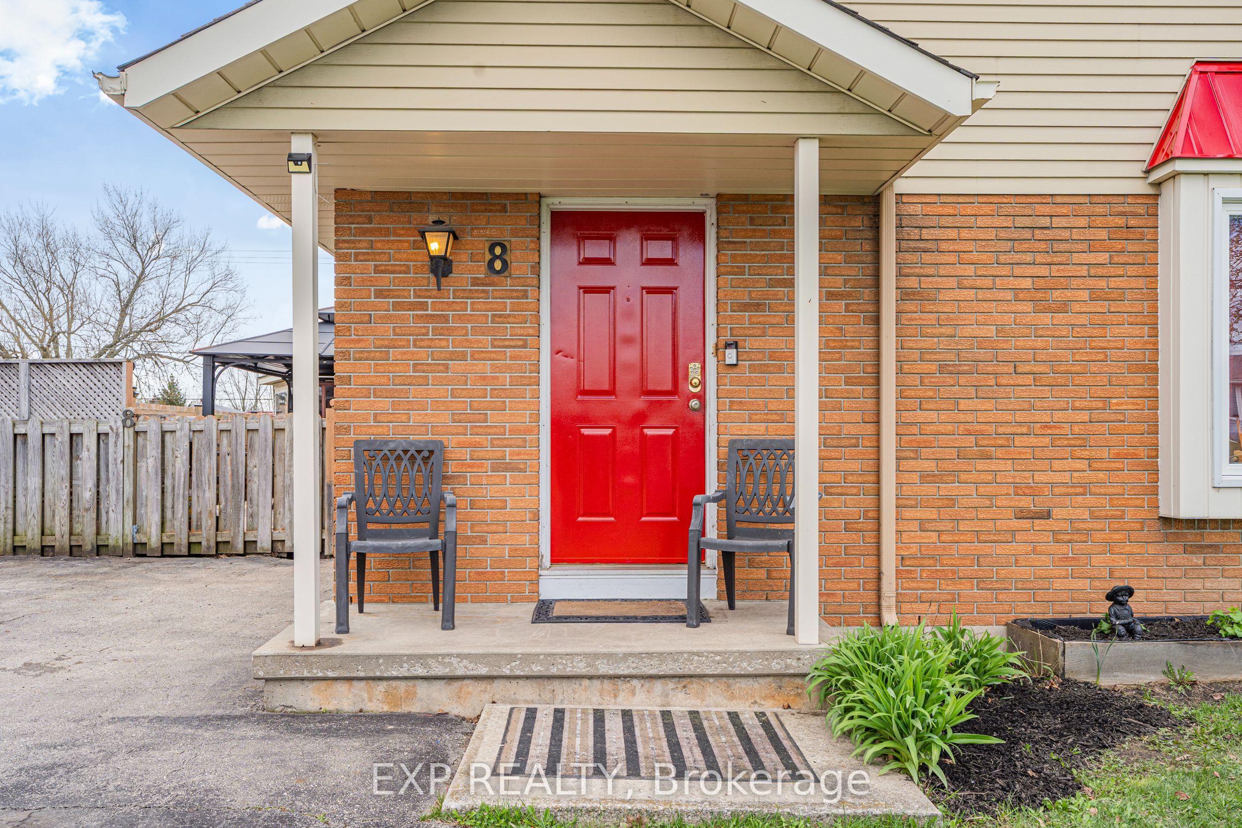 8 Abbott Lane Property Photo 3