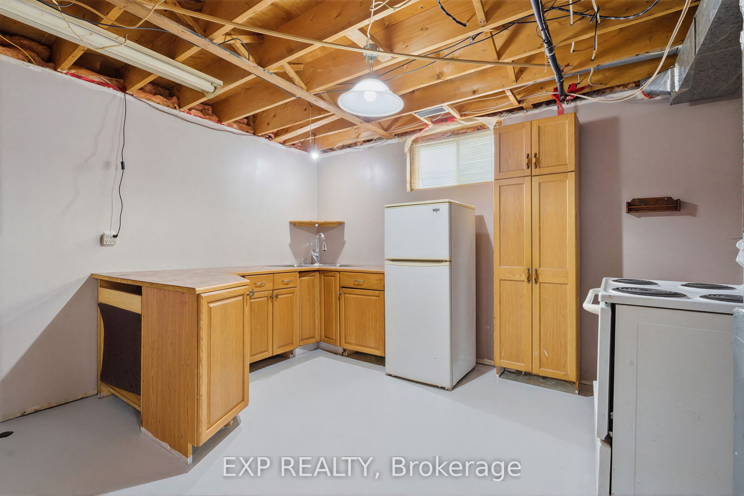 8 Abbott Lane Property Photo 27
