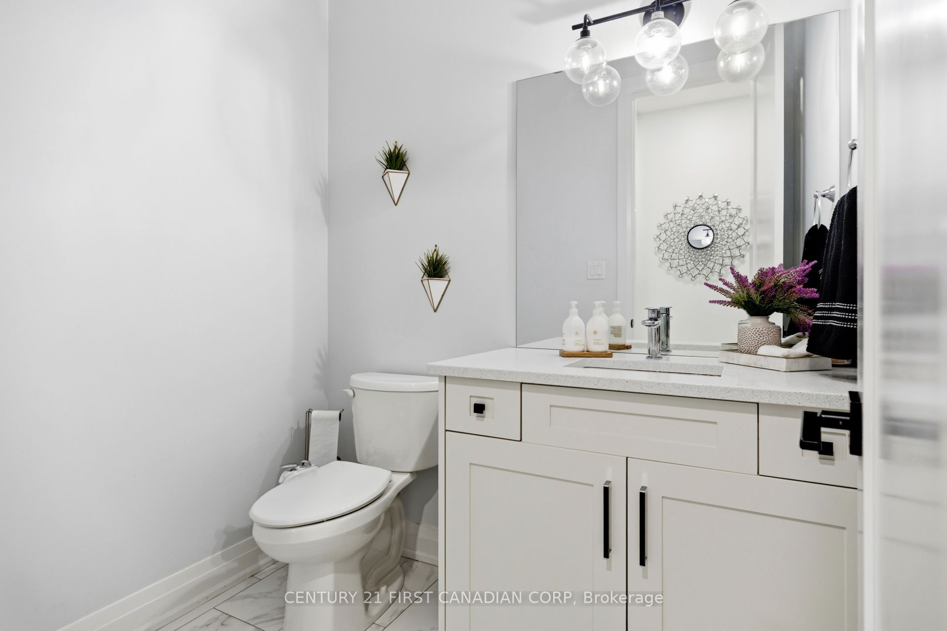 1909 Boardwalk Way Property Photo 9