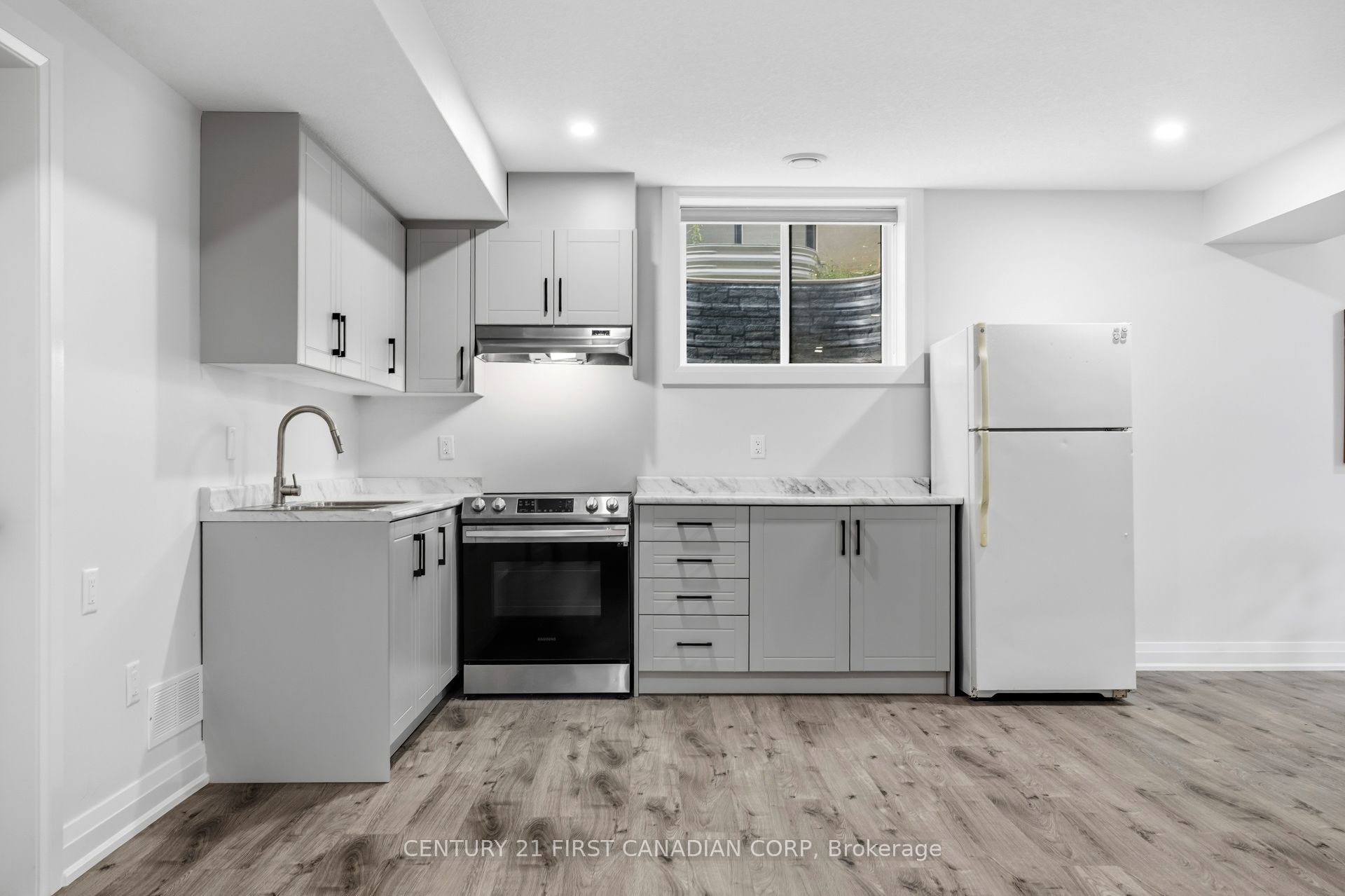 1909 Boardwalk Way Property Photo 37
