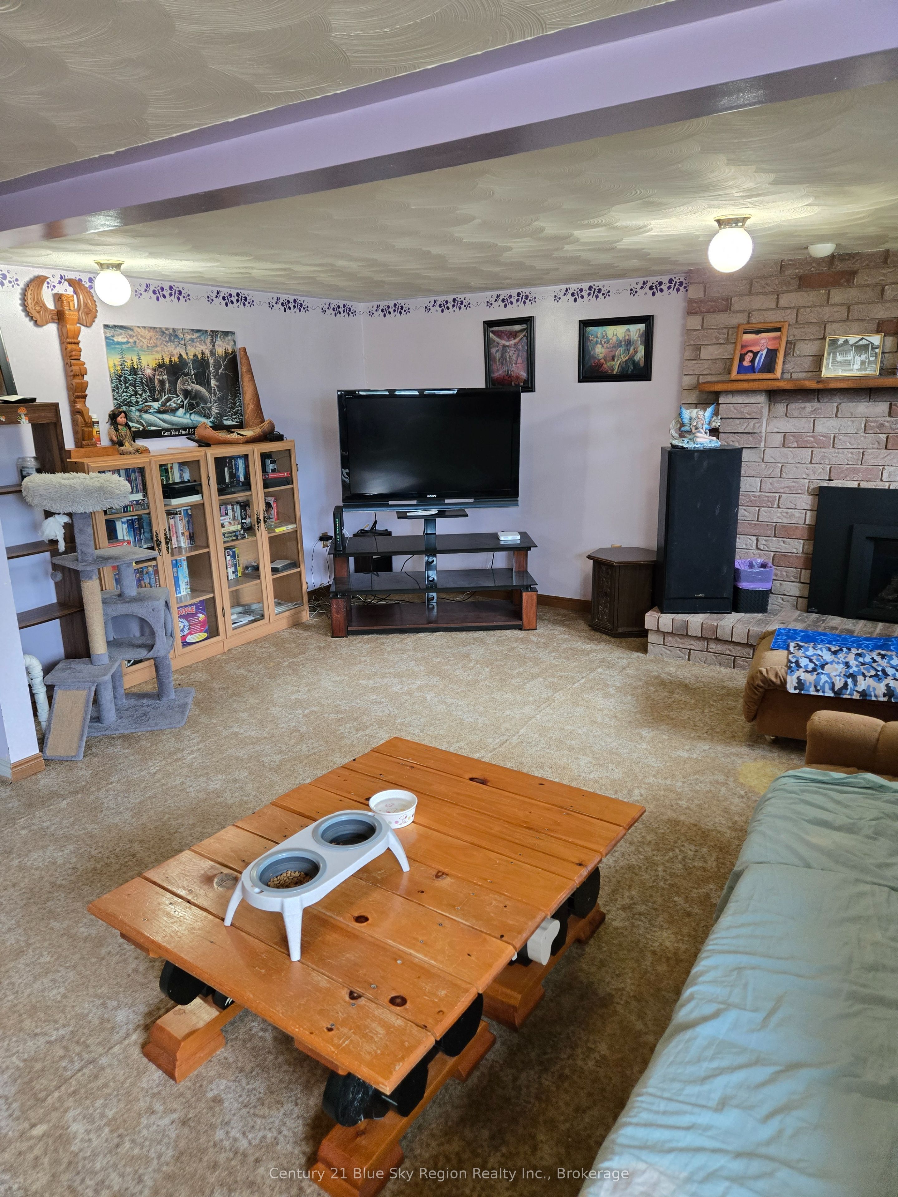 996 Metcalfe Street Property Photo 14