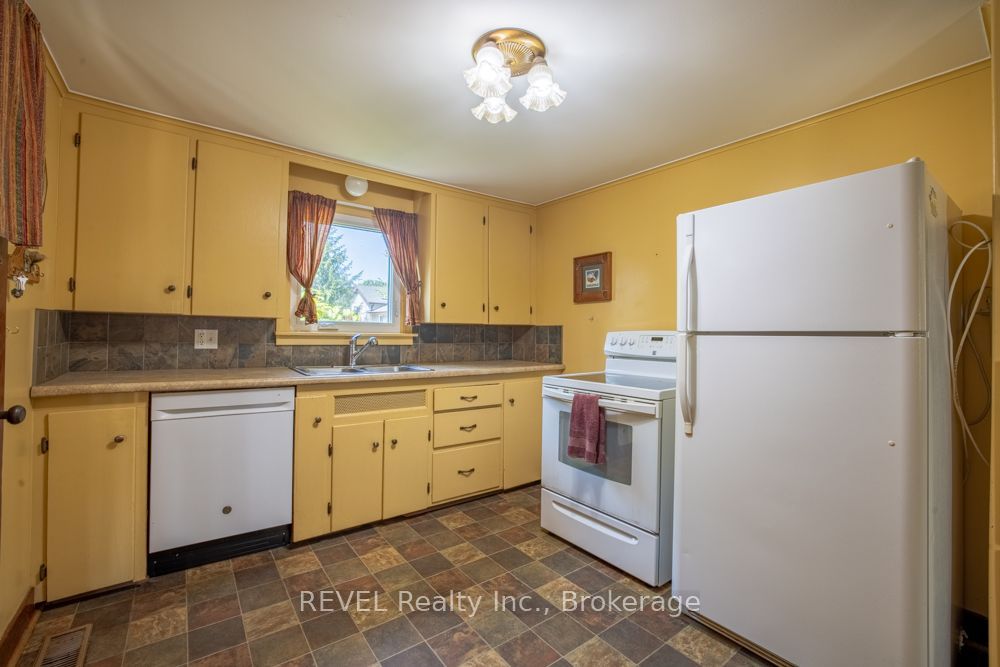 247 Nicolas Road Property Photo 7