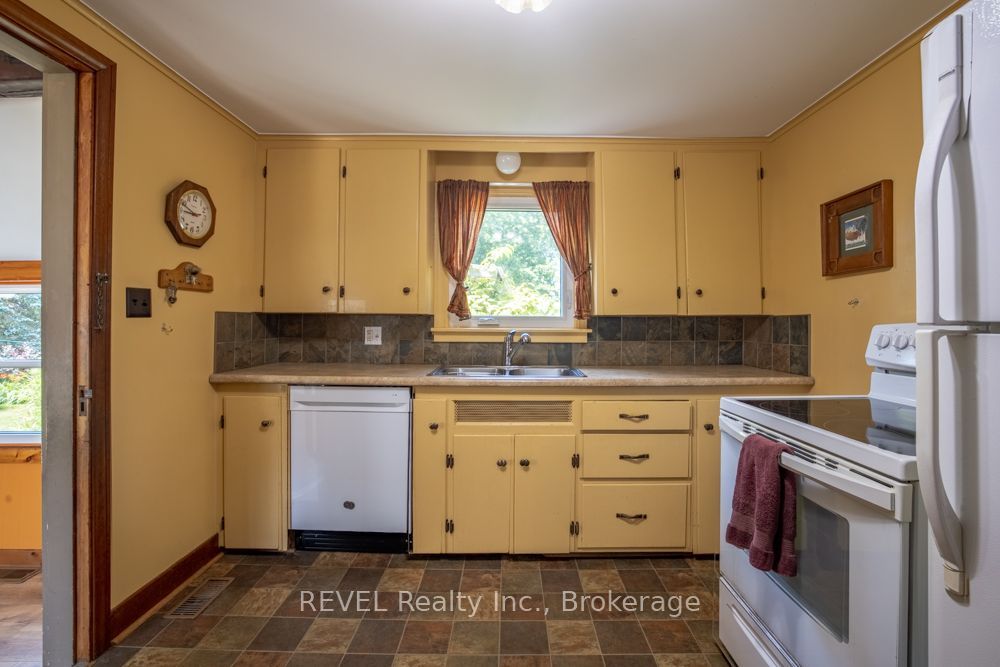 247 Nicolas Road Property Photo 8