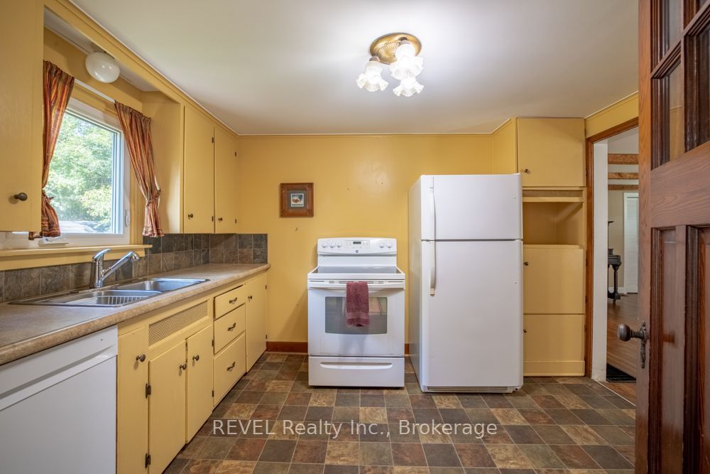 247 Nicolas Road Property Photo 9