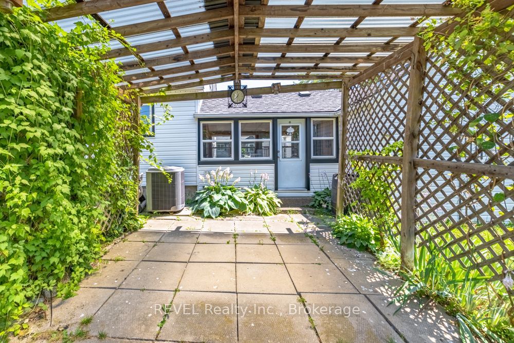 247 Nicolas Road Property Photo 26