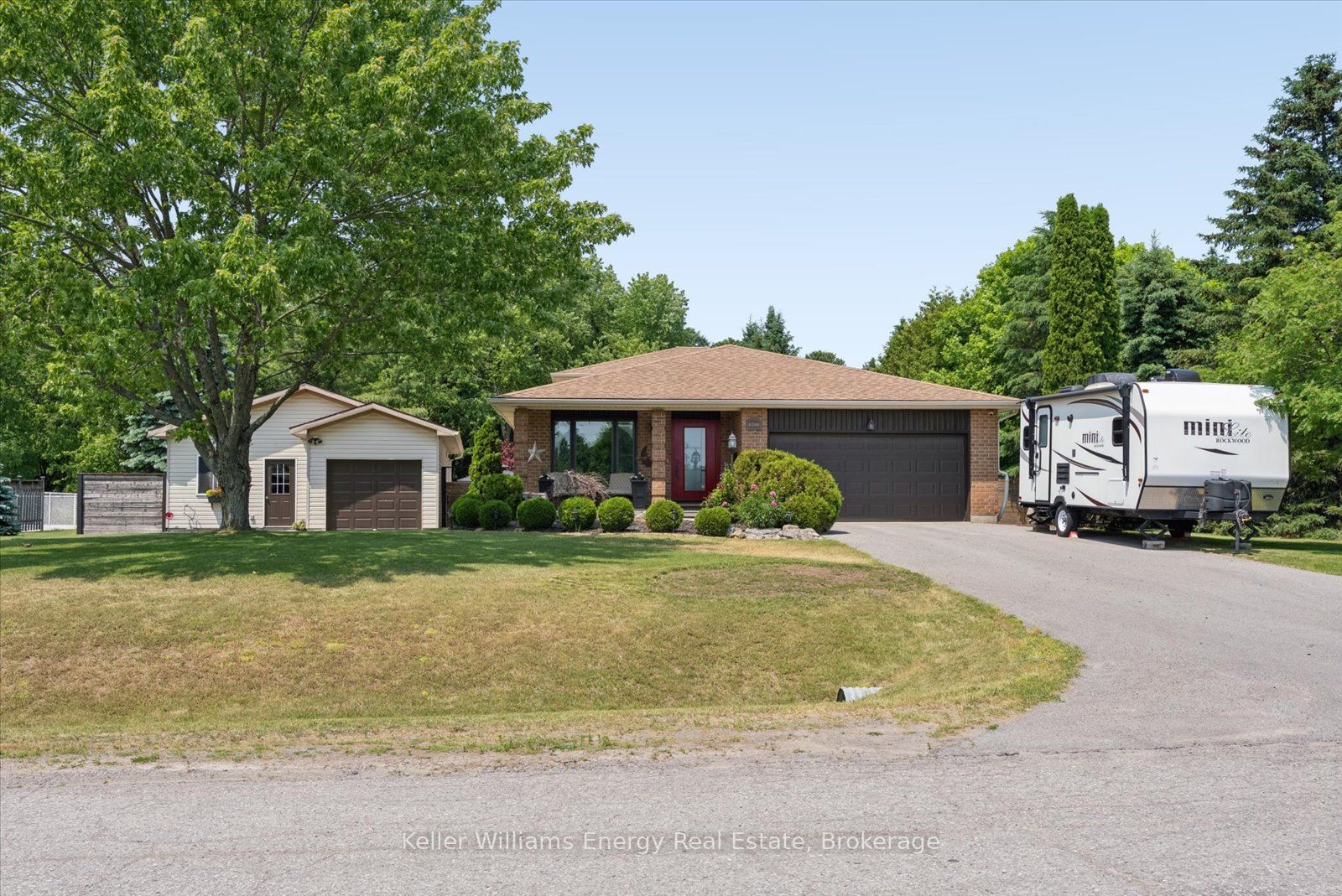 8280 Albert Court Property Photo 1