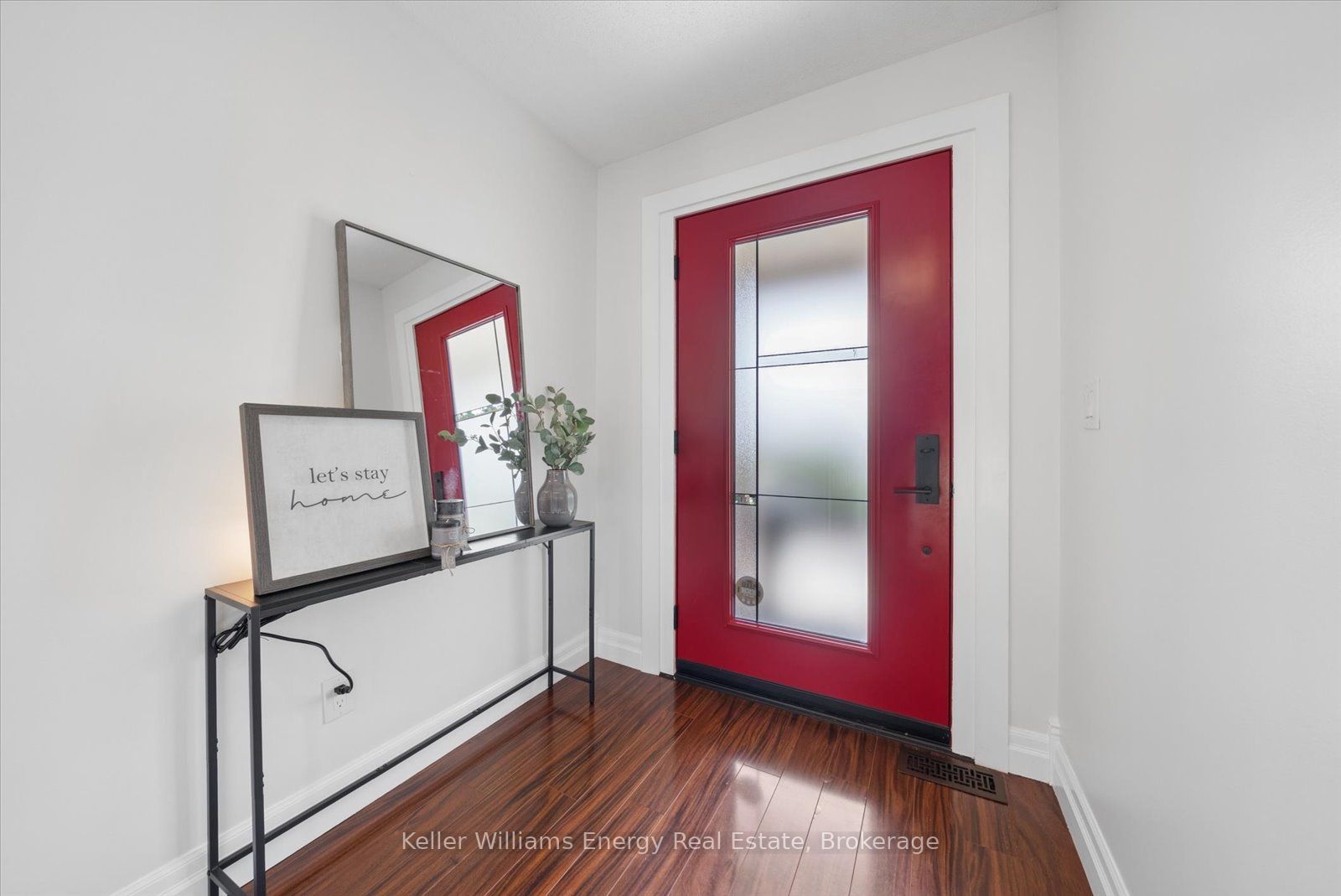 8280 Albert Court Property Photo 6
