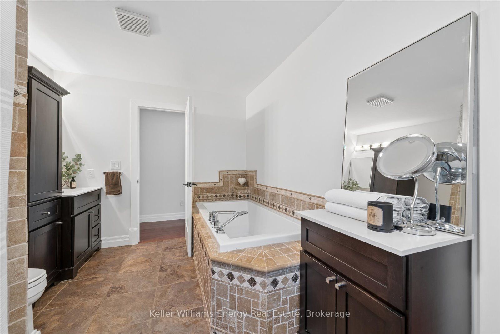 8280 Albert Court Property Photo 25