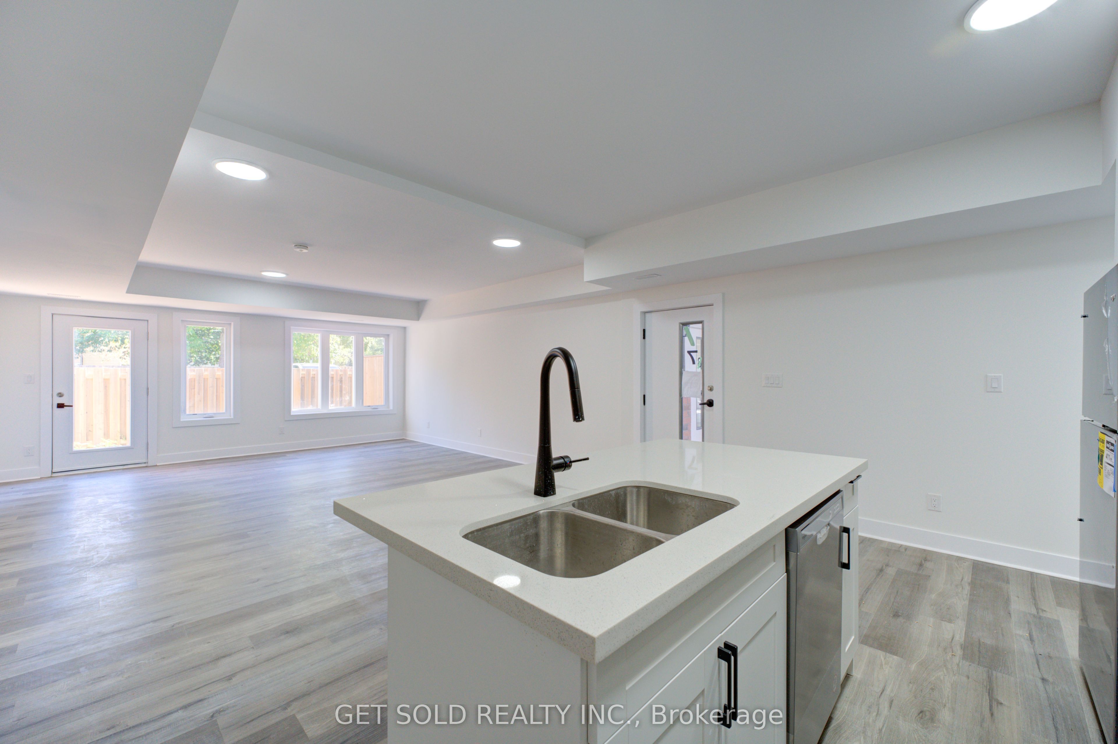 6701 Thorold Stone Road 7 Property Photo 1