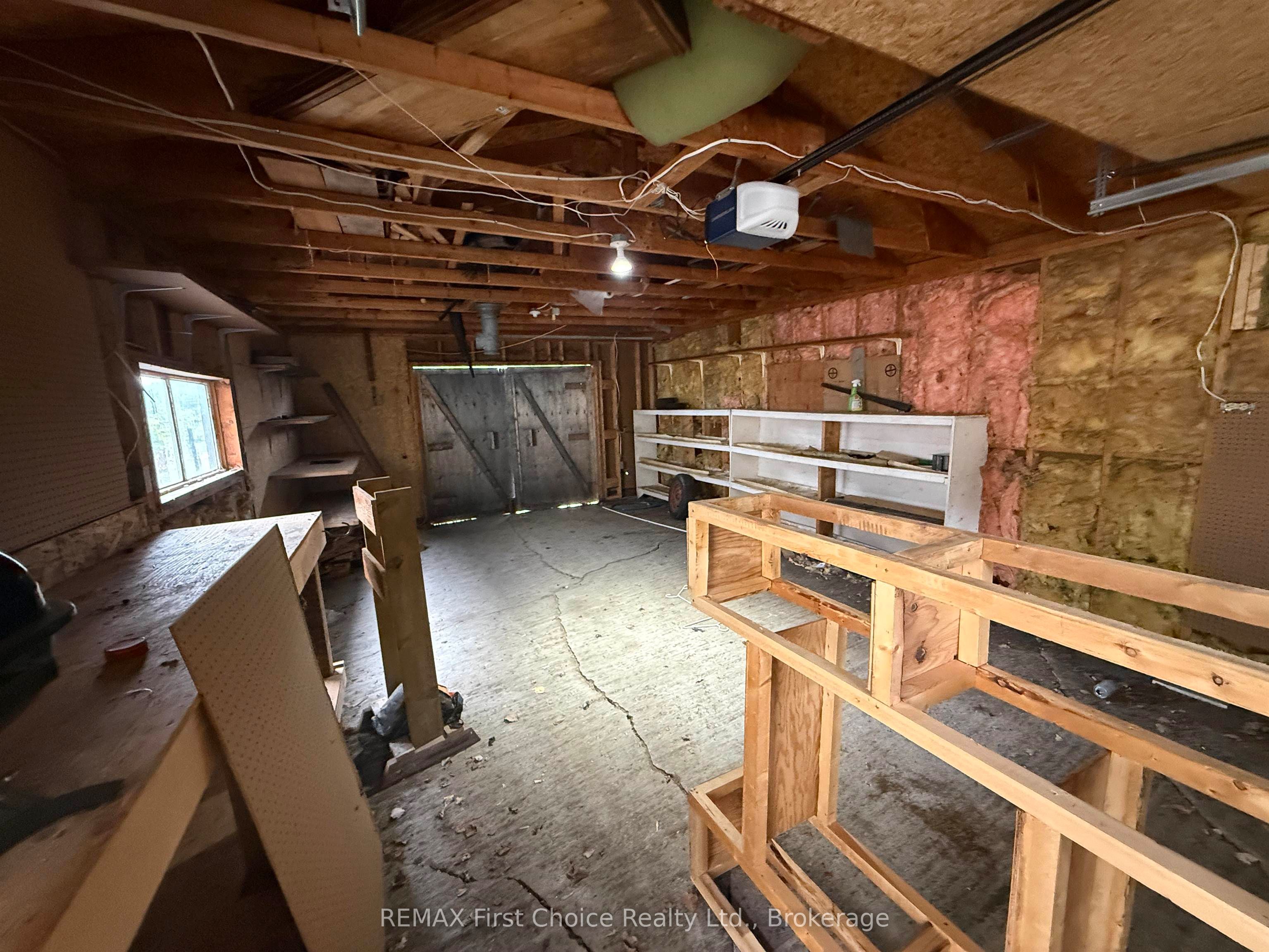 195 West River Road Property Photo 3