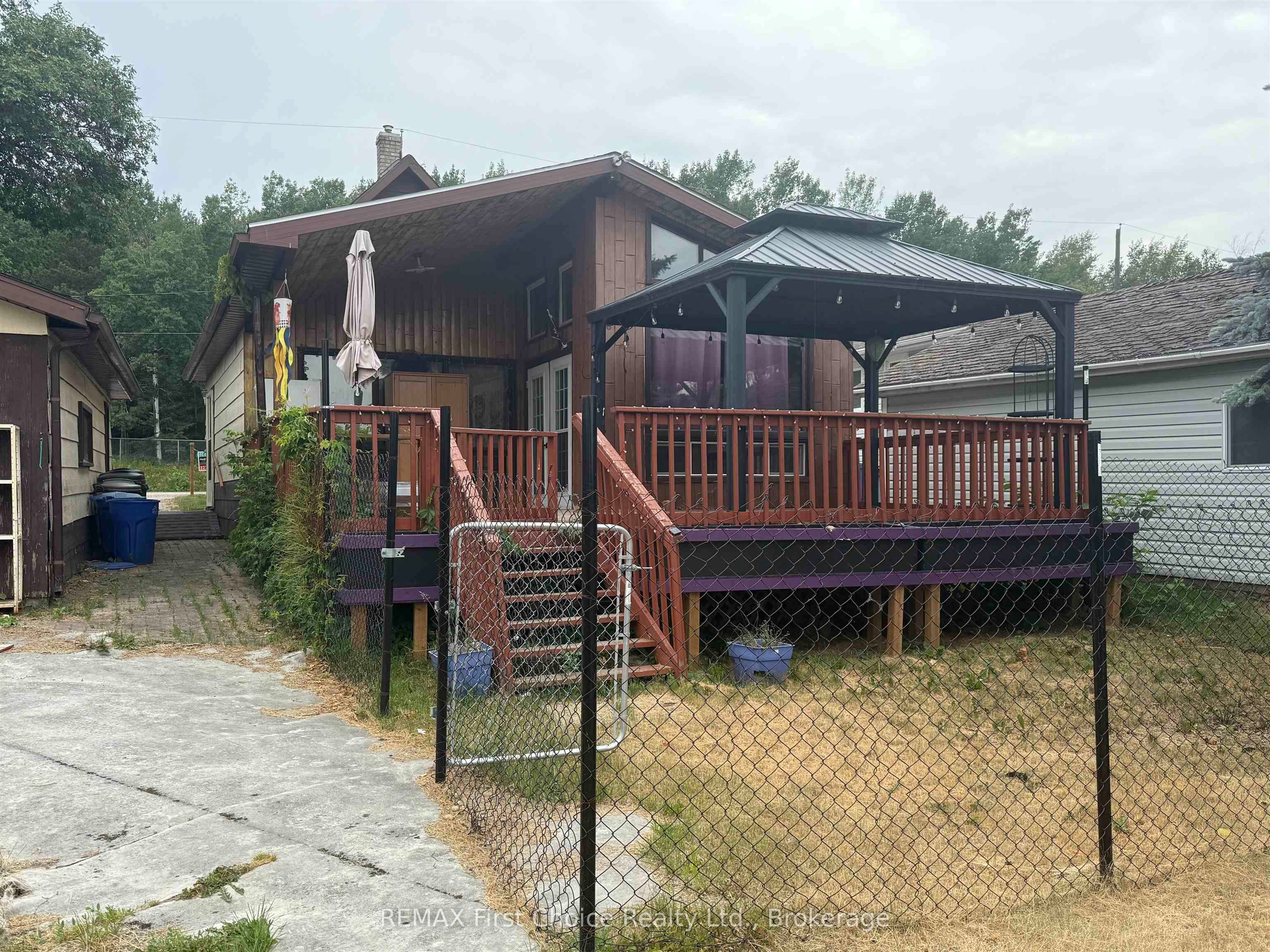 195 West River Road Property Photo 6