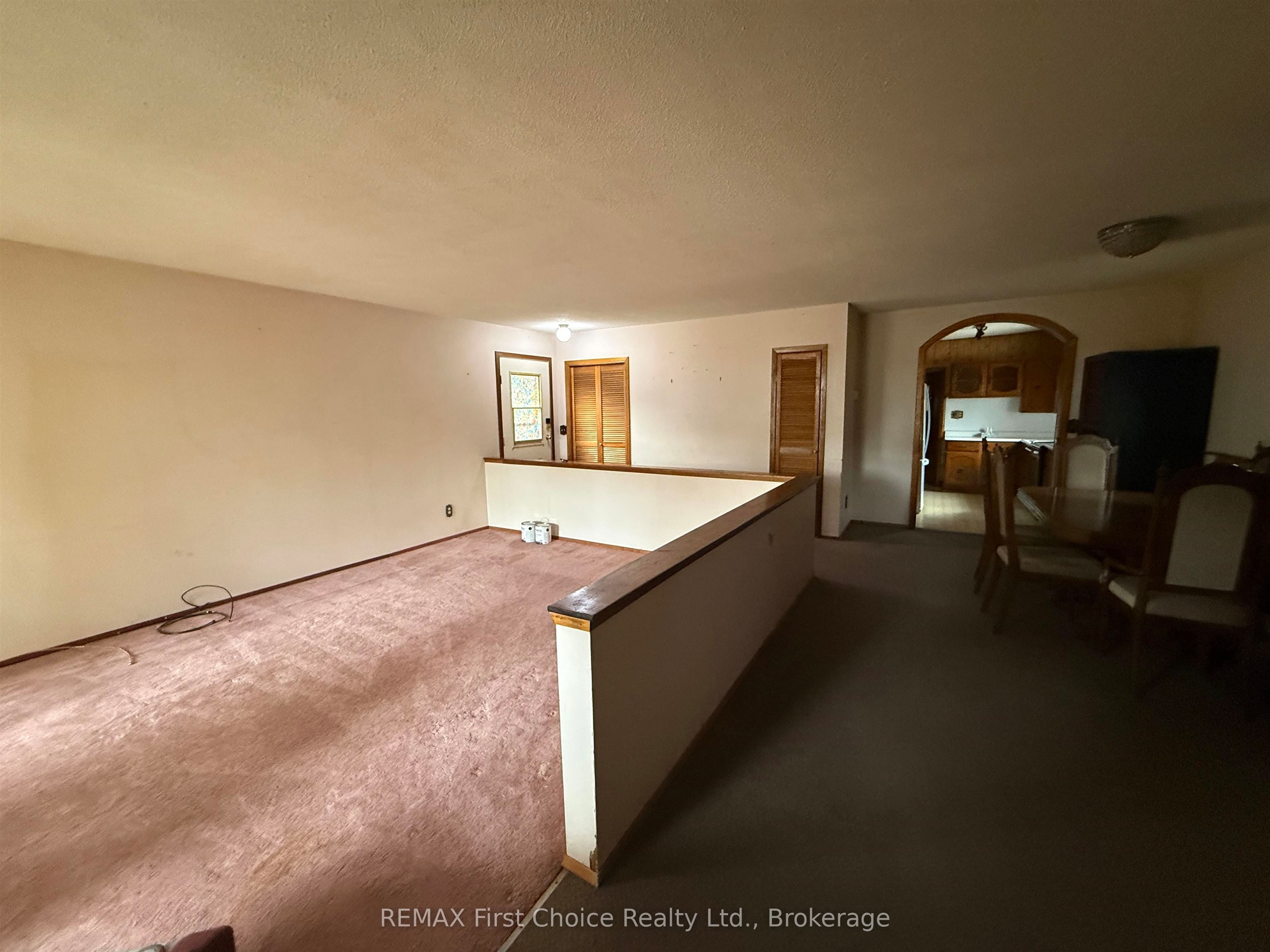 195 West River Road Property Photo 8