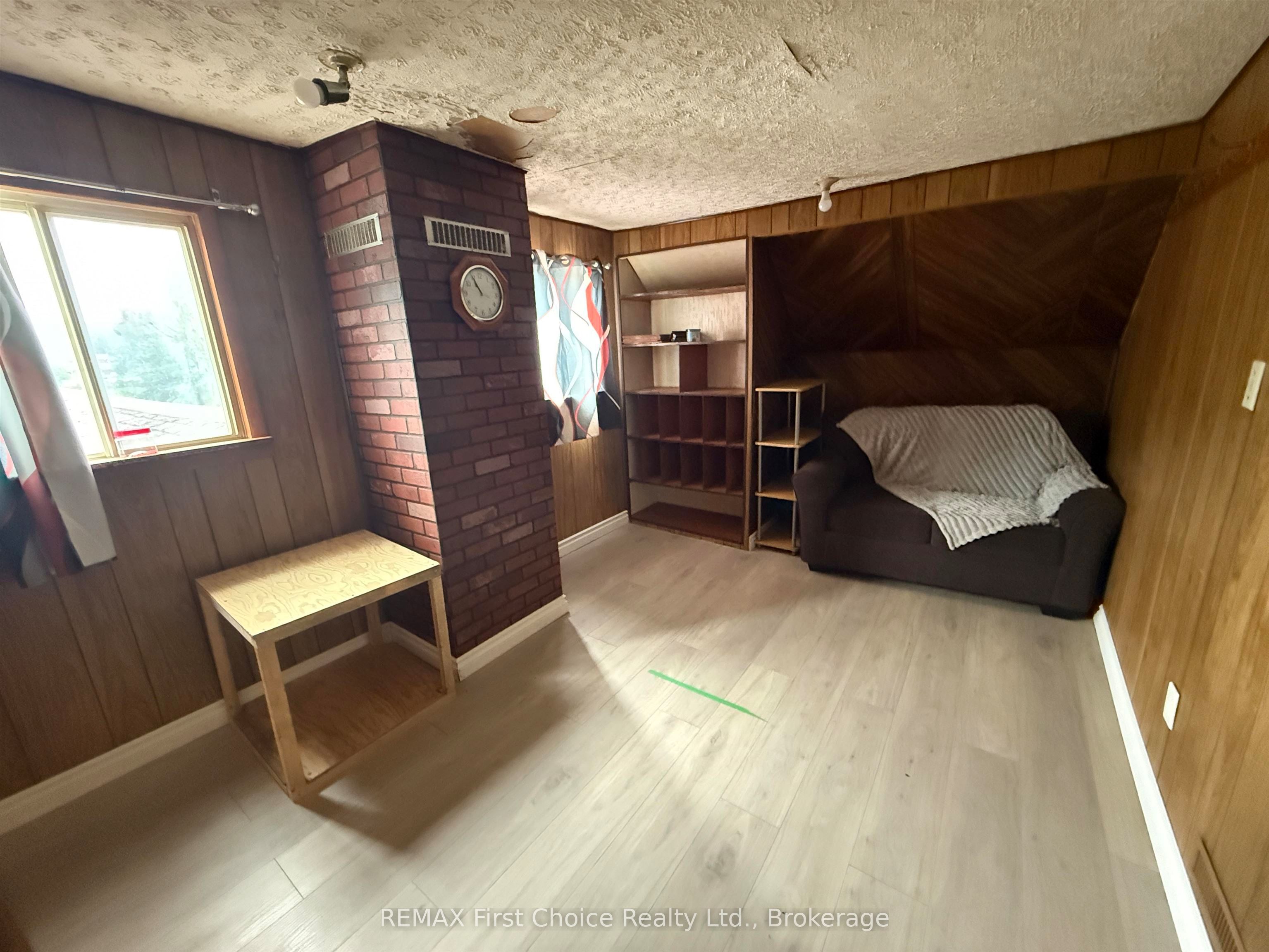 195 West River Road Property Photo 16