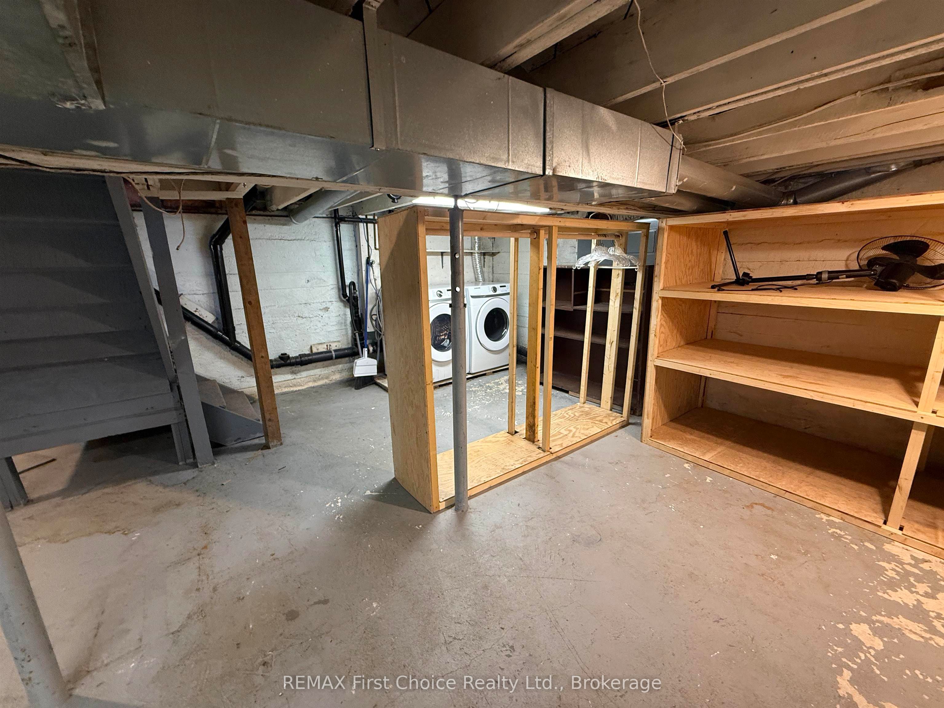 195 West River Road Property Photo 17