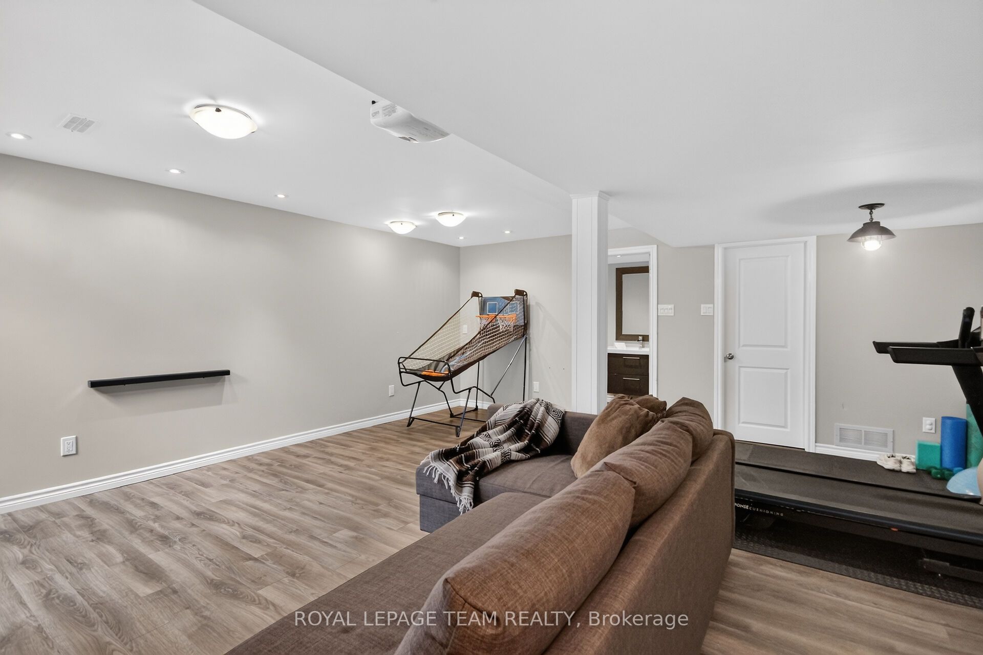 111 Hawkeswood Drive Property Photo 33