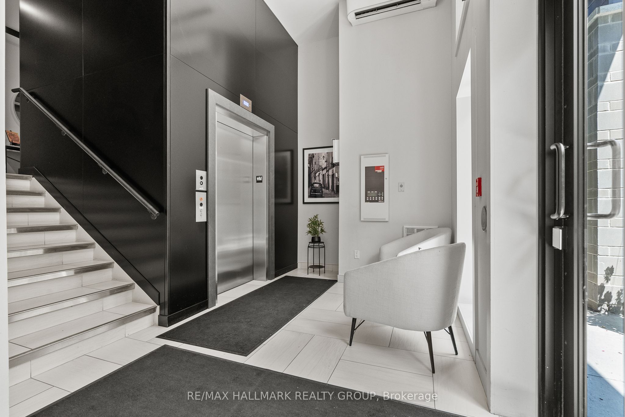 120 Cortile Private 101 Property Photo 3
