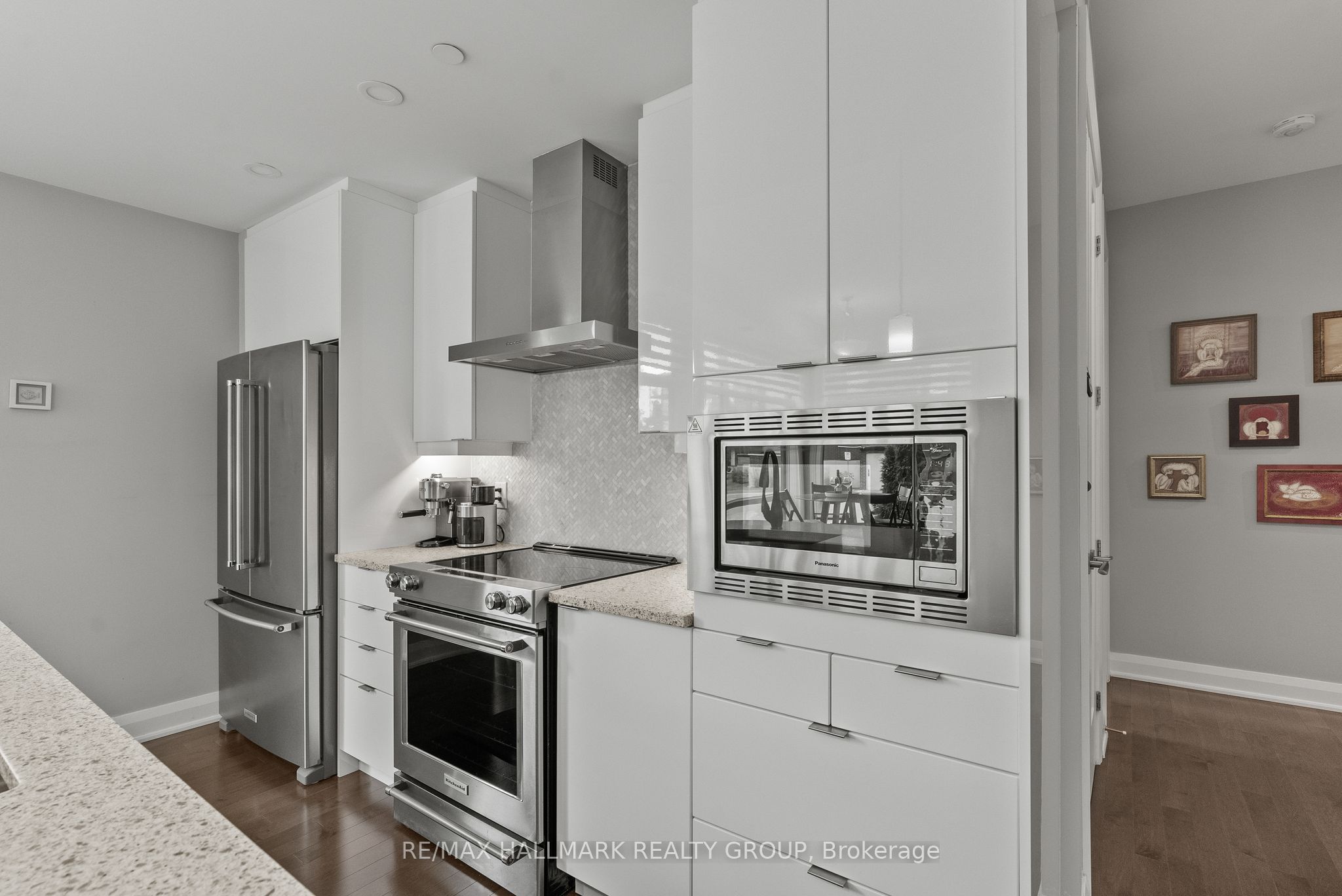 120 Cortile Private 101 Property Photo 8