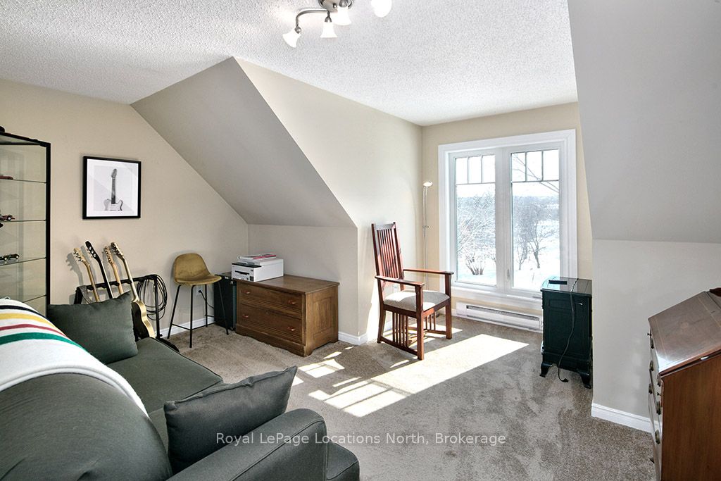 248 St. Vincent Crescent Property Photo 17