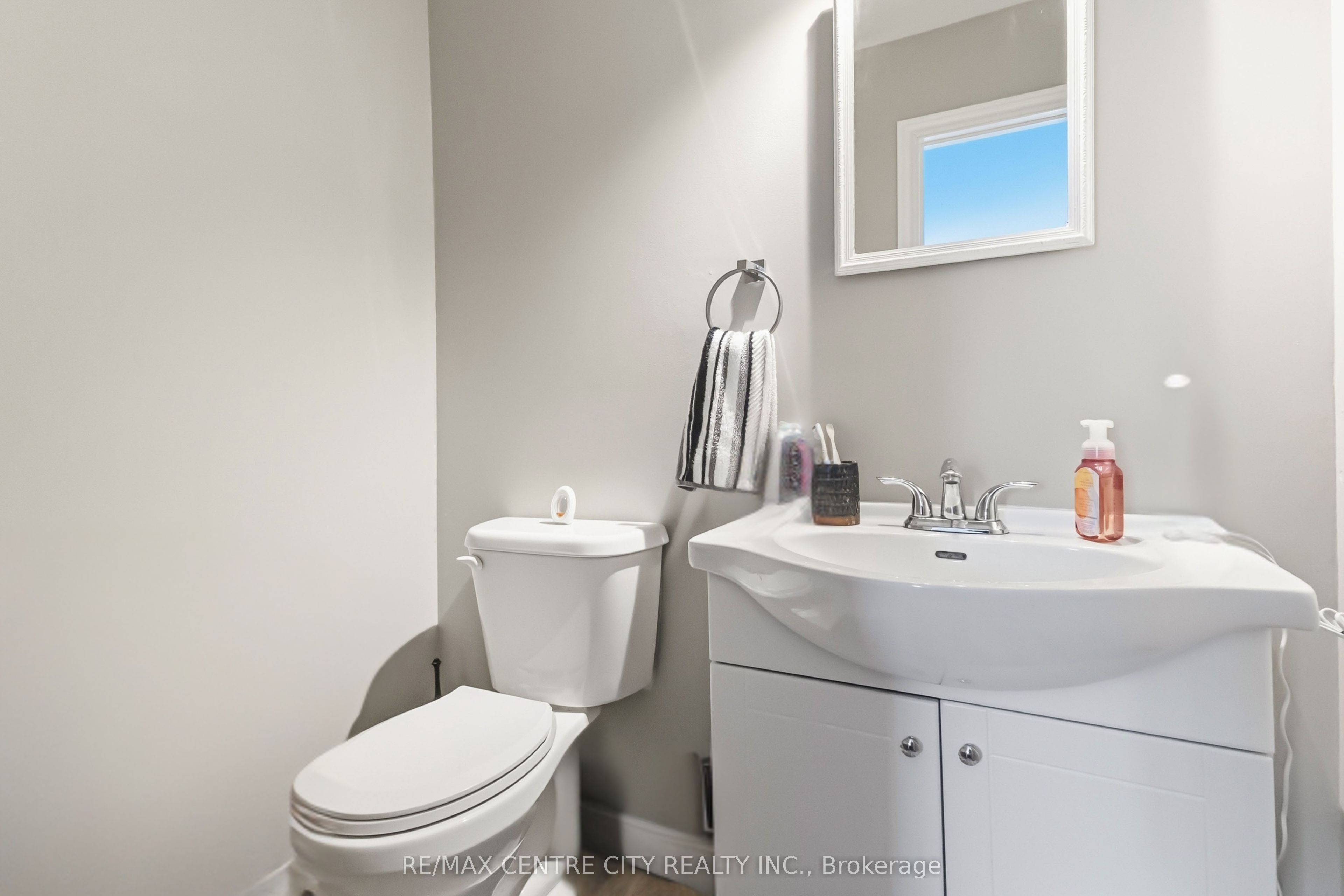 423 Everglade Crescent Property Photo 20