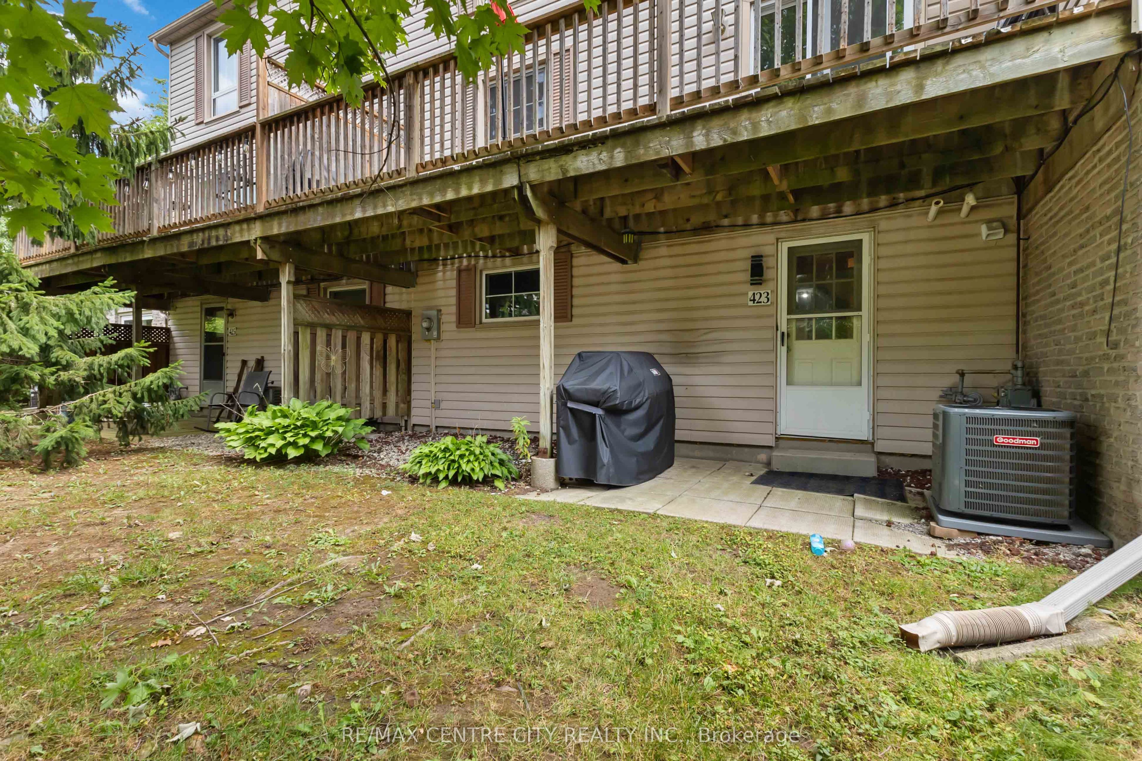 423 Everglade Crescent Property Photo 26