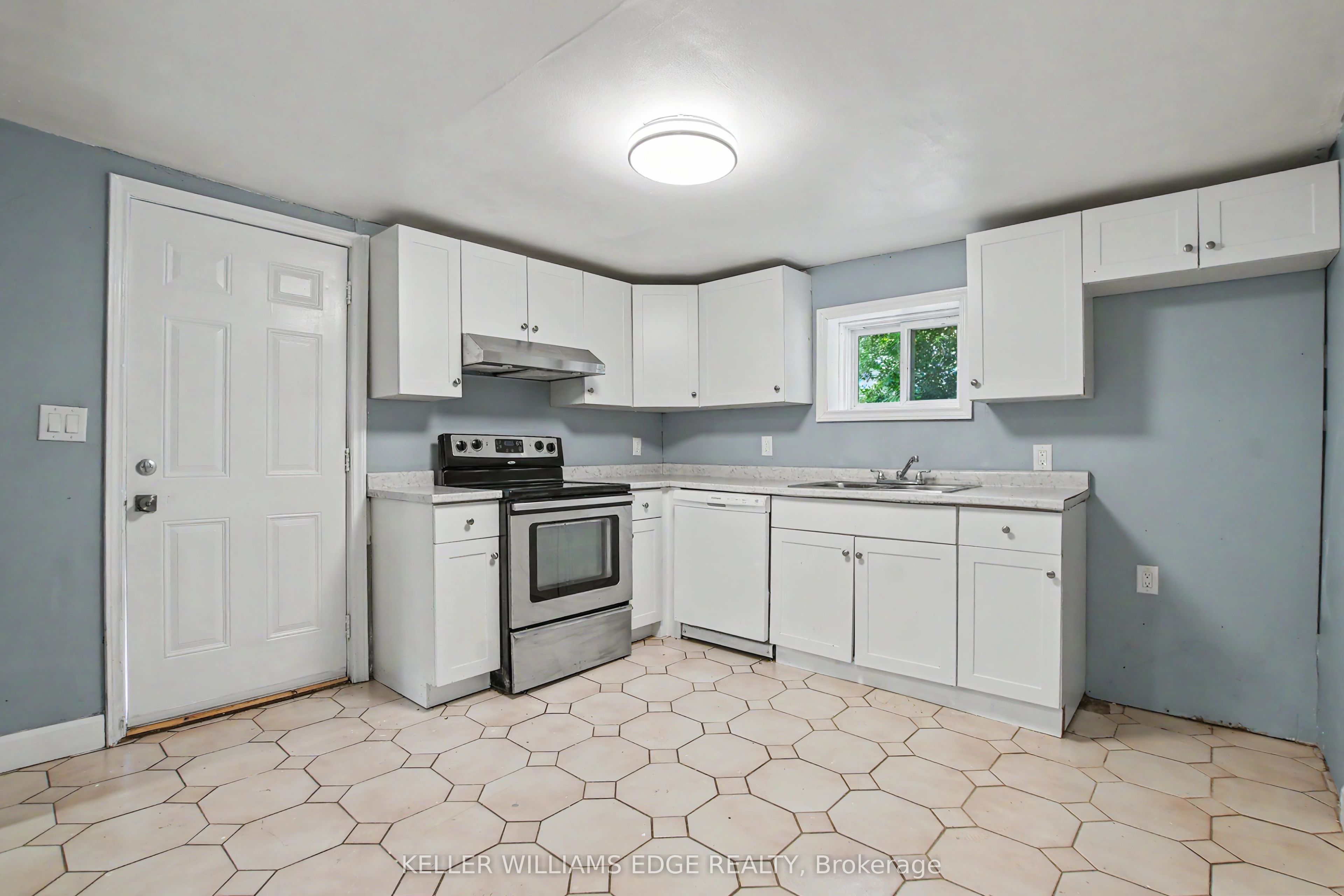 89 Cheever Street Property Photo 11