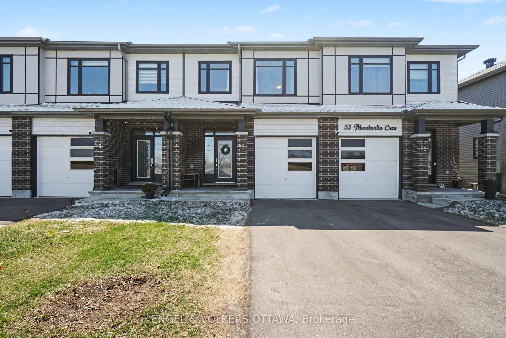 57 Mandevilla Crescent Property Photo 1